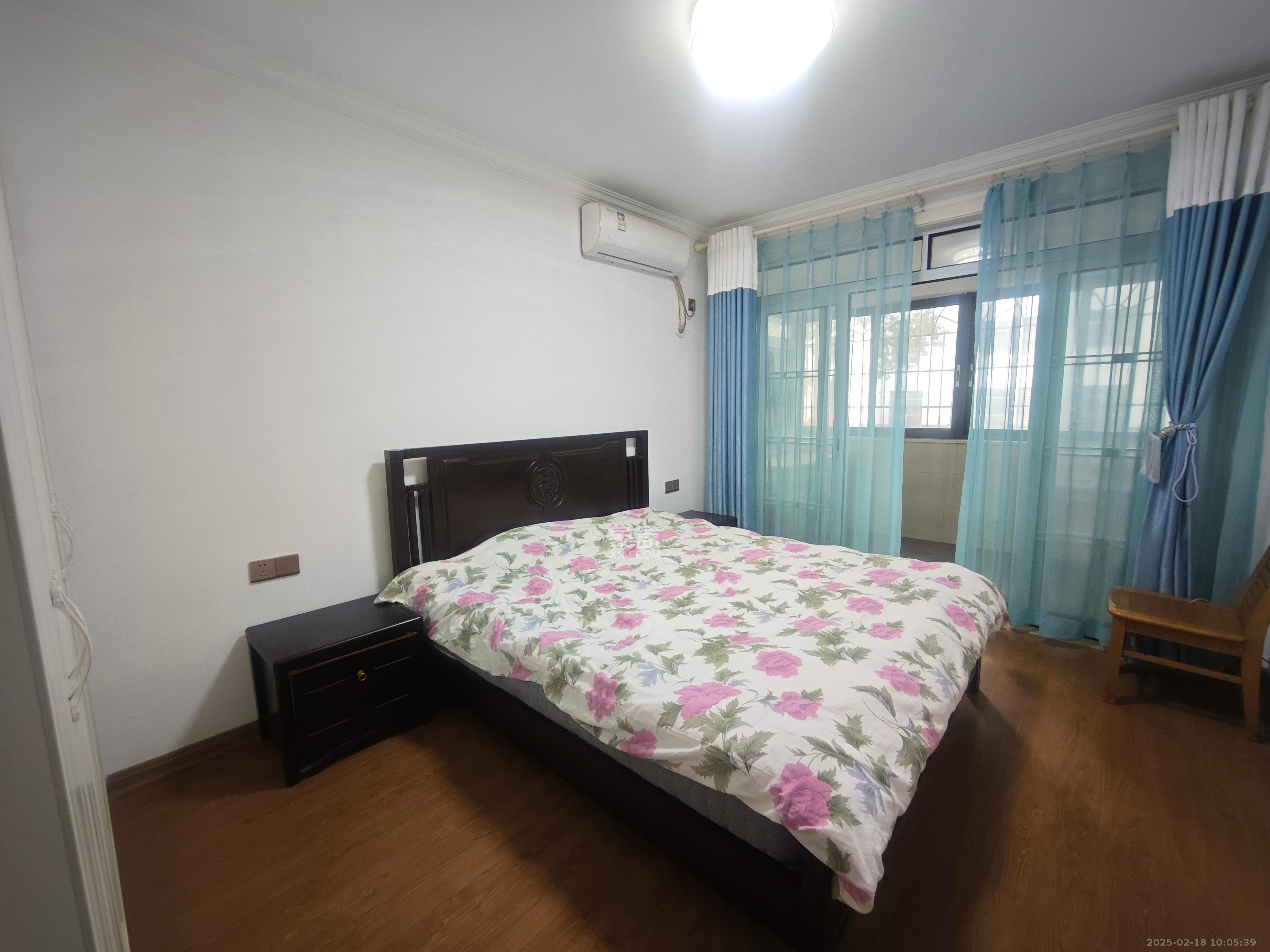 华联花园  4室2厅1卫   3600.00元/月室内图