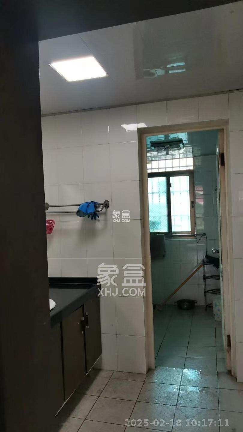 高升小区 3室2厅1卫 1800.0元/月 高升小区 3室2厅1卫 1800.0元/月室内图