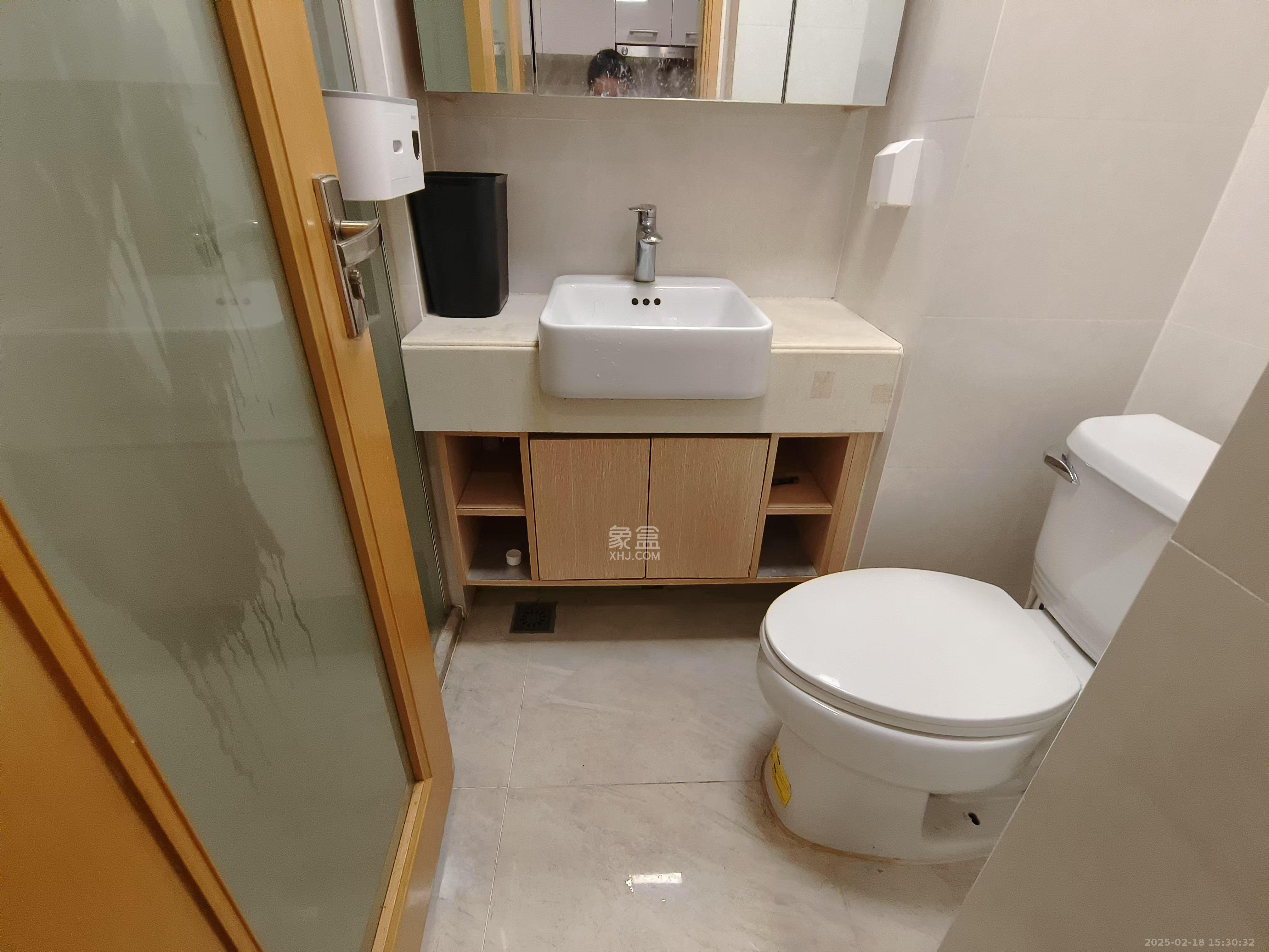 中海国际二期 1室1厅1卫 1300.0元/月 中海国际二期 1室1厅1卫 1300.0元/月室内图