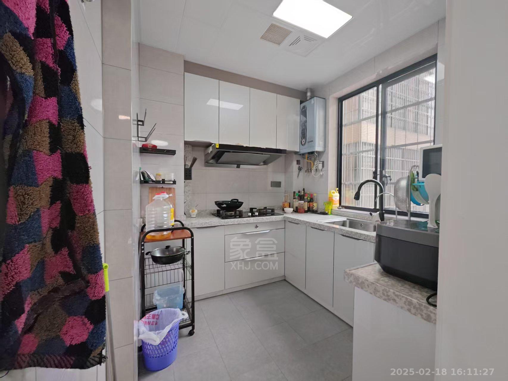 翠谷城 3室2厅2卫 1800.0元/月 翠谷城 3室2厅2卫 1800.0元/月室内图