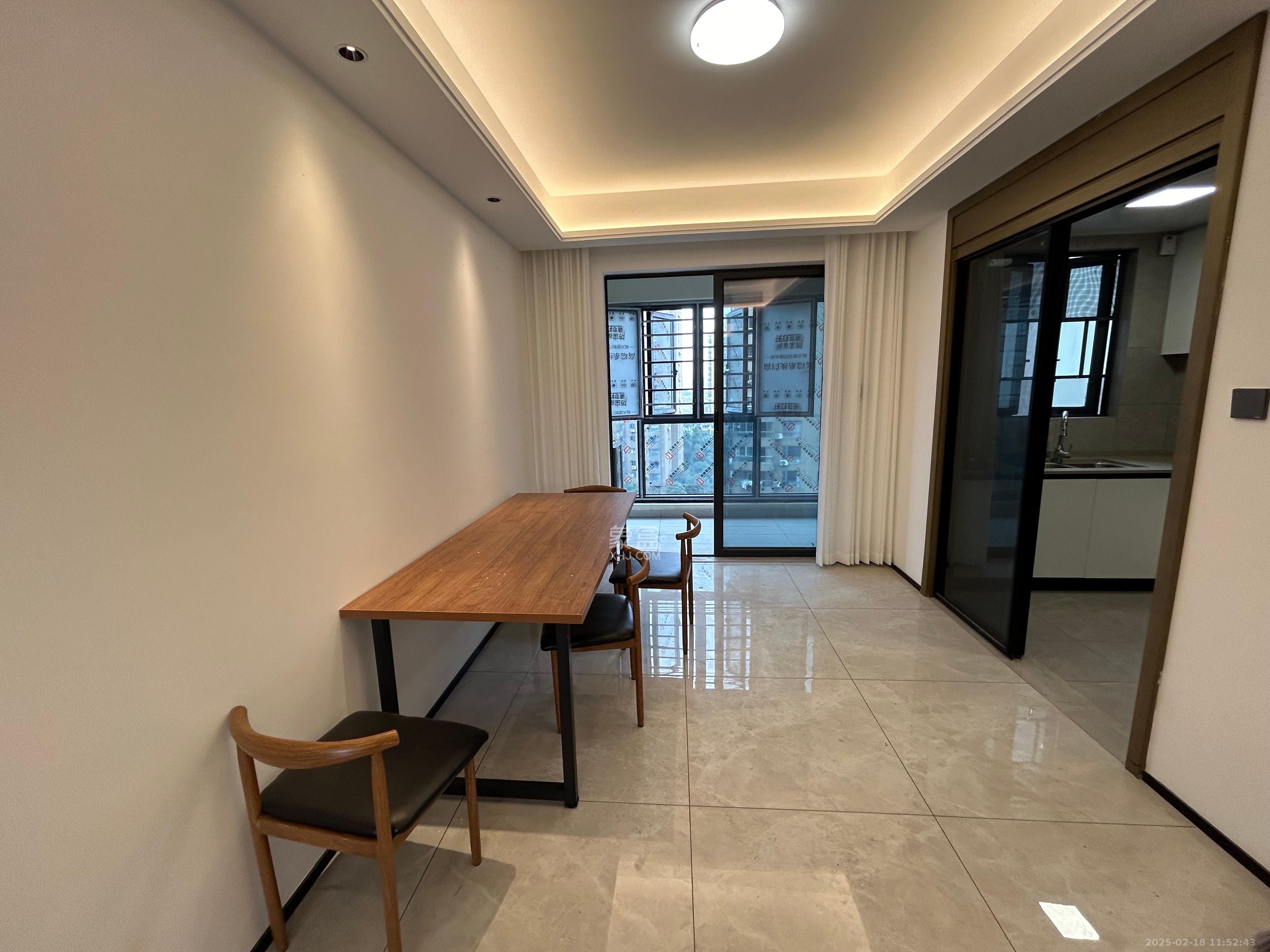 长房悦香山 4室2厅2卫 4000.0元/月 长房悦香山 4室2厅2卫 4000.0元/月室内图