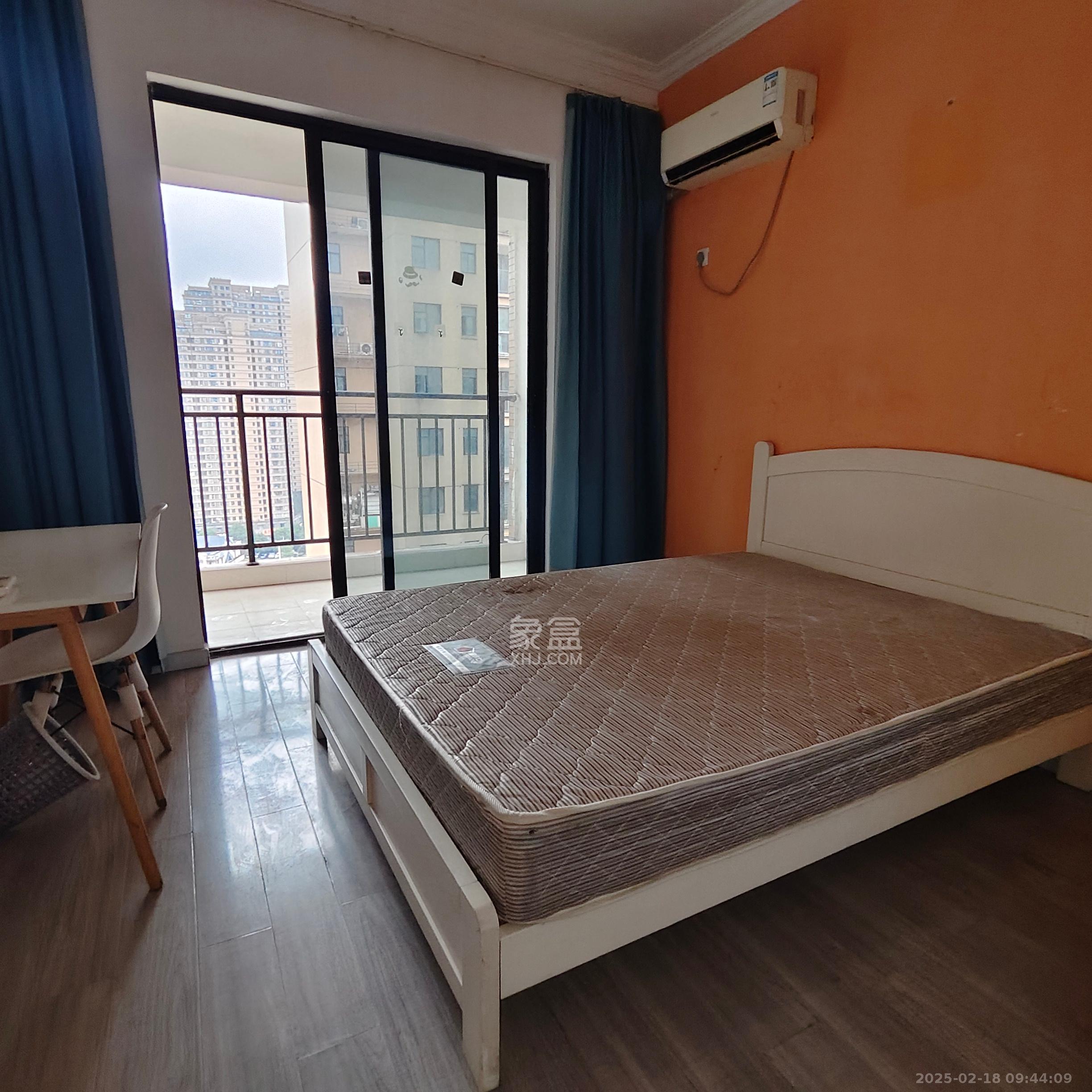 德润小区(丰升德润小区) 3室2厅2卫 2200.0元/月 德润小区(丰升德润小区) 3室2厅2卫 2200.0元/月室内图