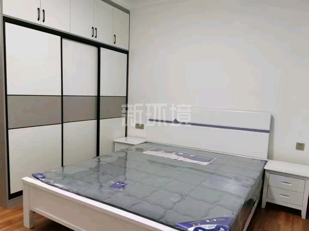 熙城春天  3室2厅2卫   68.00万客厅