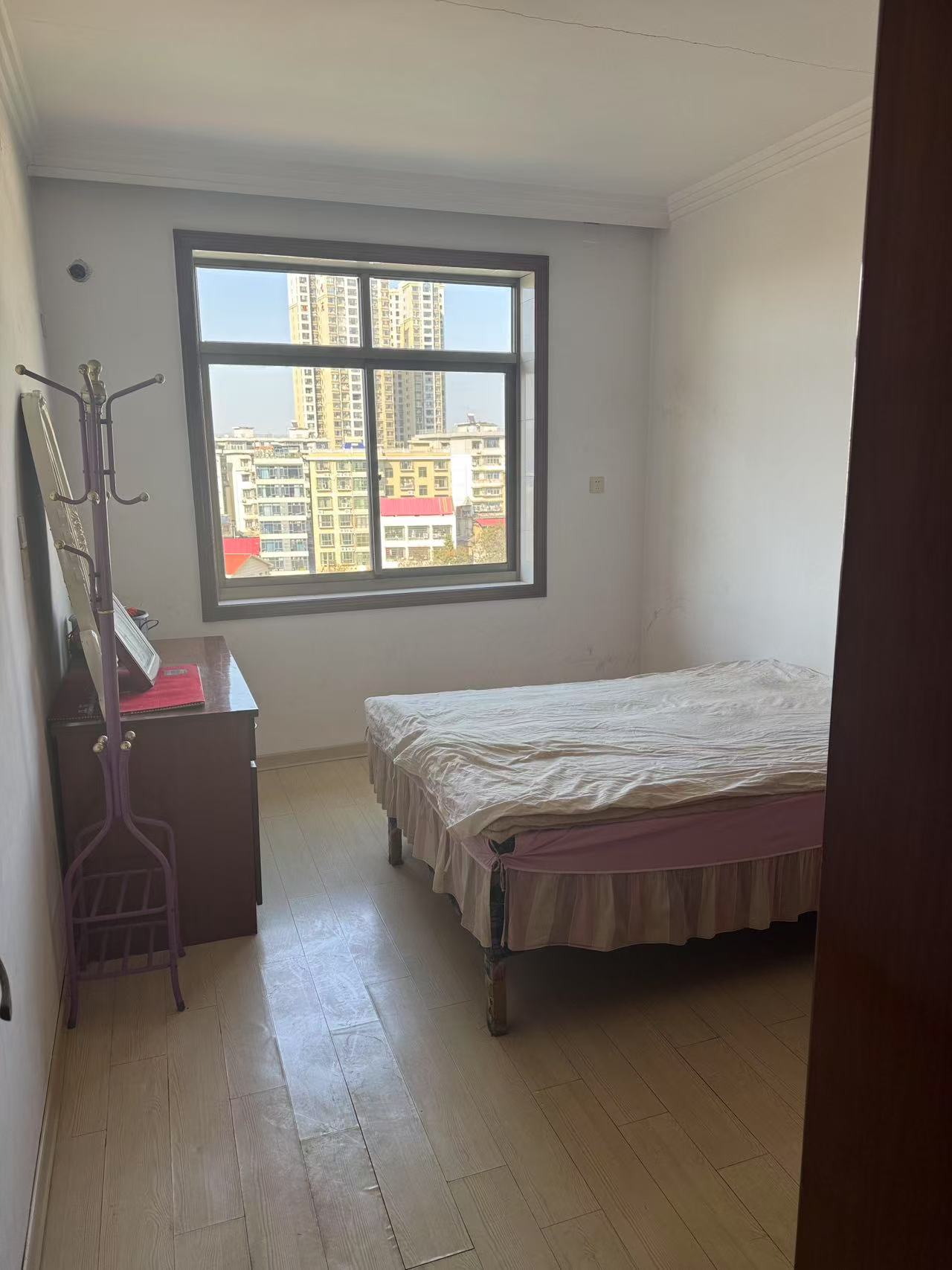 石化苑小区 4室2厅2卫 45.8万 石化苑小区 4室2厅2卫 45.8万客厅