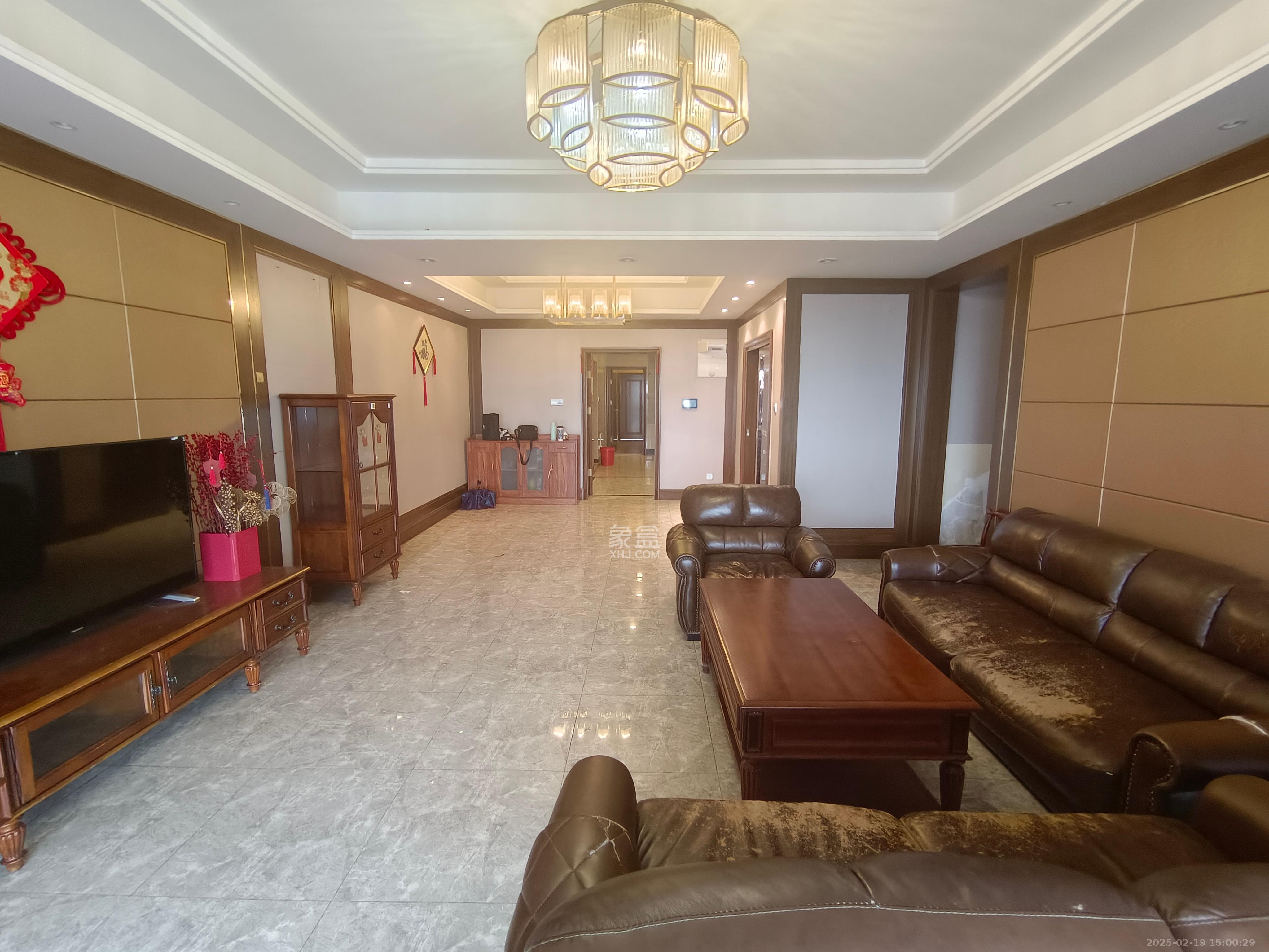 恒大御景半岛湘江苑（恒大御景半岛一期）  4室2厅3卫   7000.00元/月室内图