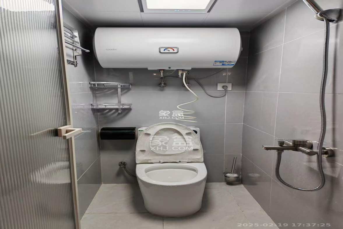 福晟翡翠湾 2室1厅1卫 2000.0元/月 福晟翡翠湾 2室1厅1卫 2000.0元/月室内图