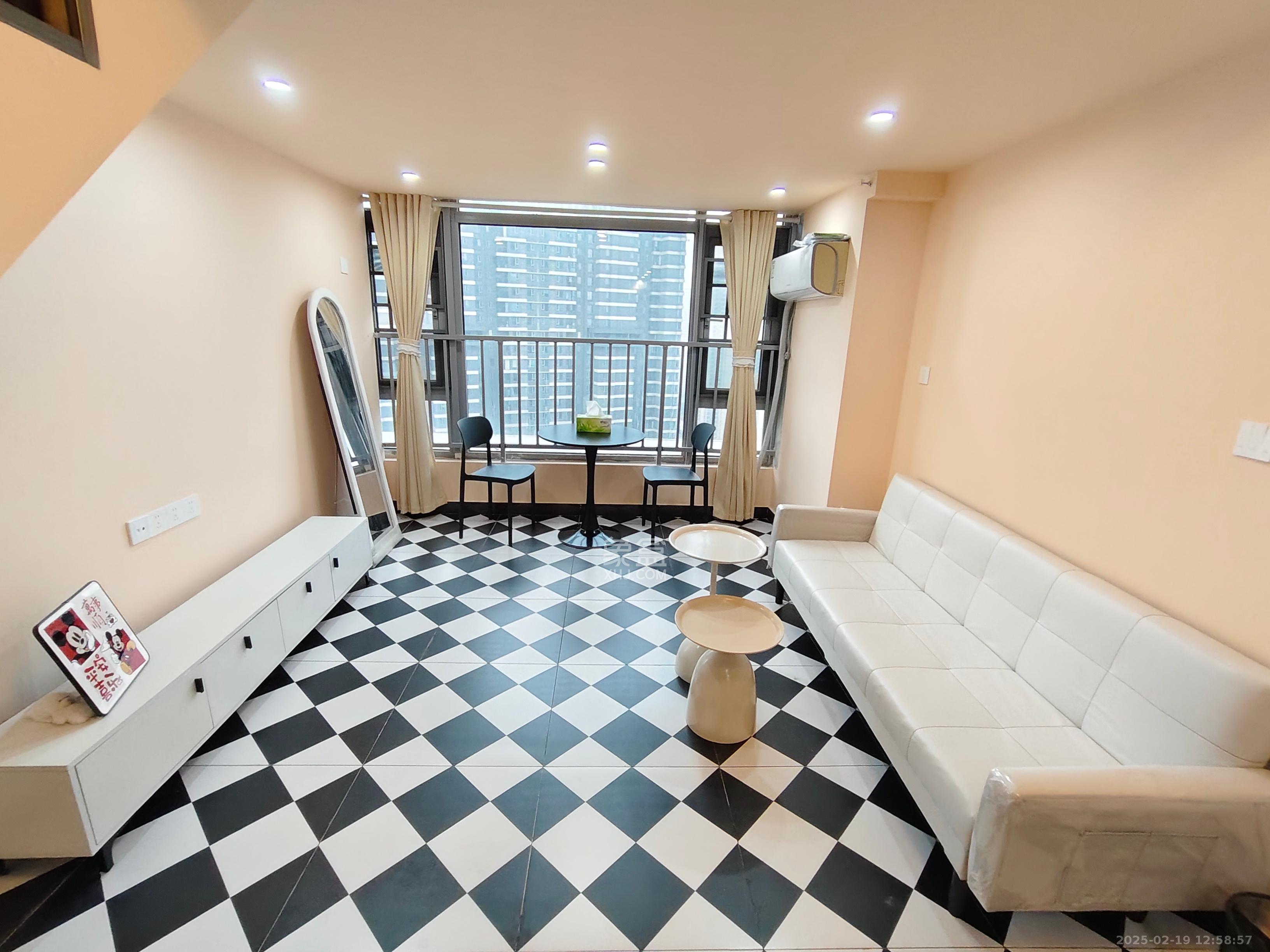 保利天禧EF区 2室1厅1卫 2500.0元/月 保利天禧EF区 2室1厅1卫 2500.0元/月室内图