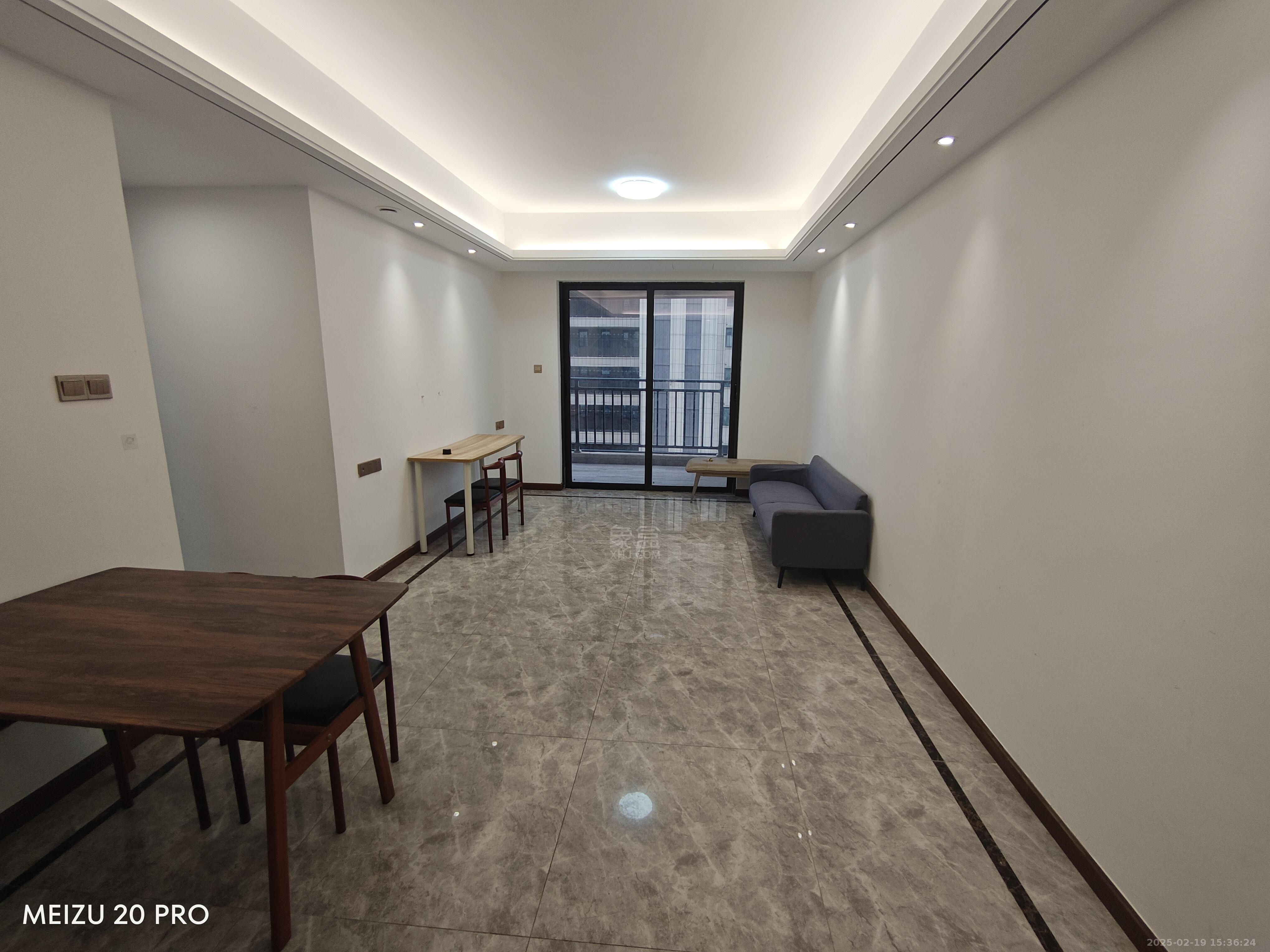 城际空间站 4室2厅2卫 2500.0元/月 城际空间站 4室2厅2卫 2500.0元/月室内图