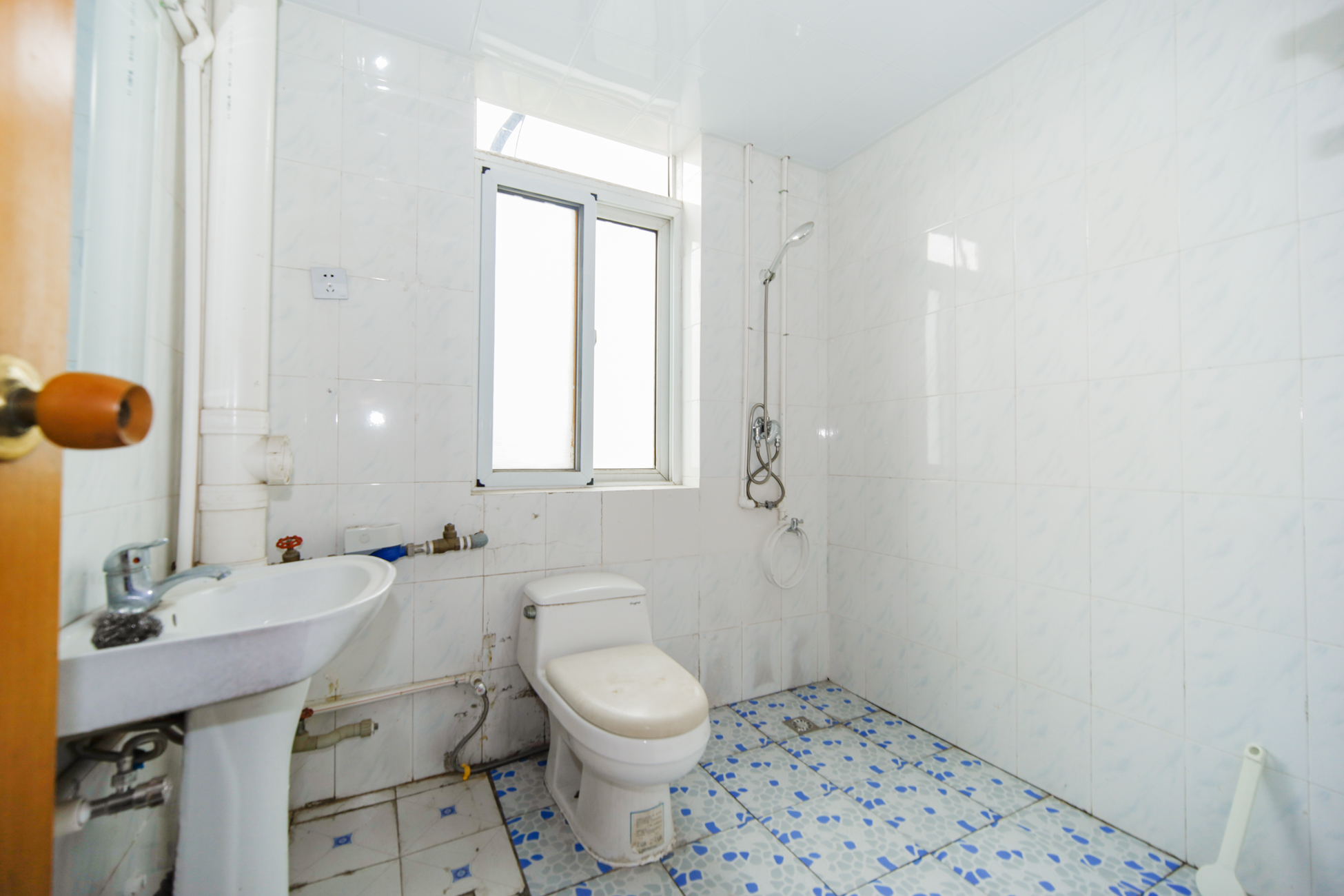 省科学技术研究开发院 5室2厅2卫 138.0万 省科学技术研究开发院 5室2厅2卫 138.0万卫生间