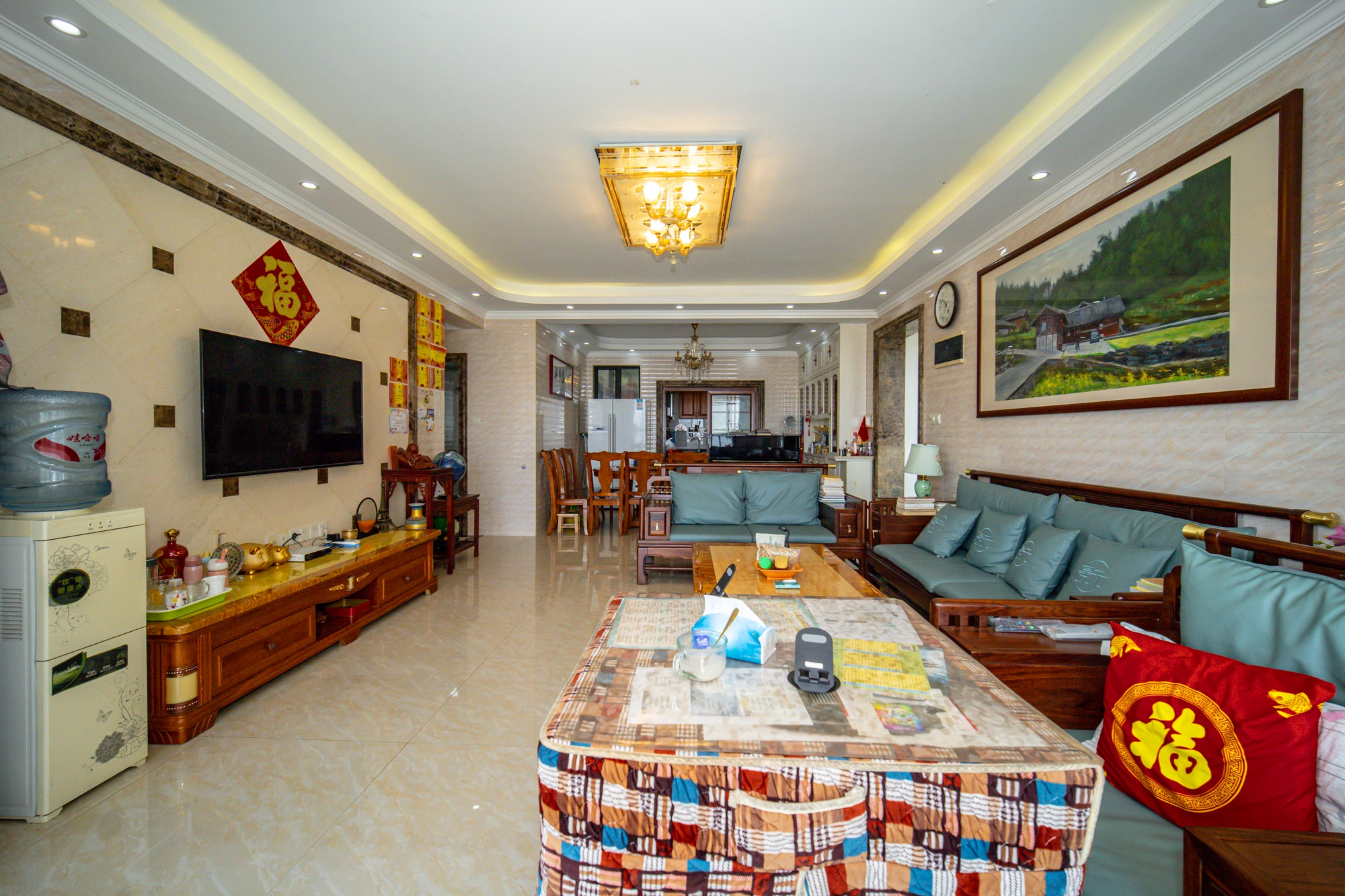 松雅湖金岸 4室2厅2卫 110.0万 松雅湖金岸 4室2厅2卫 110.0万客厅