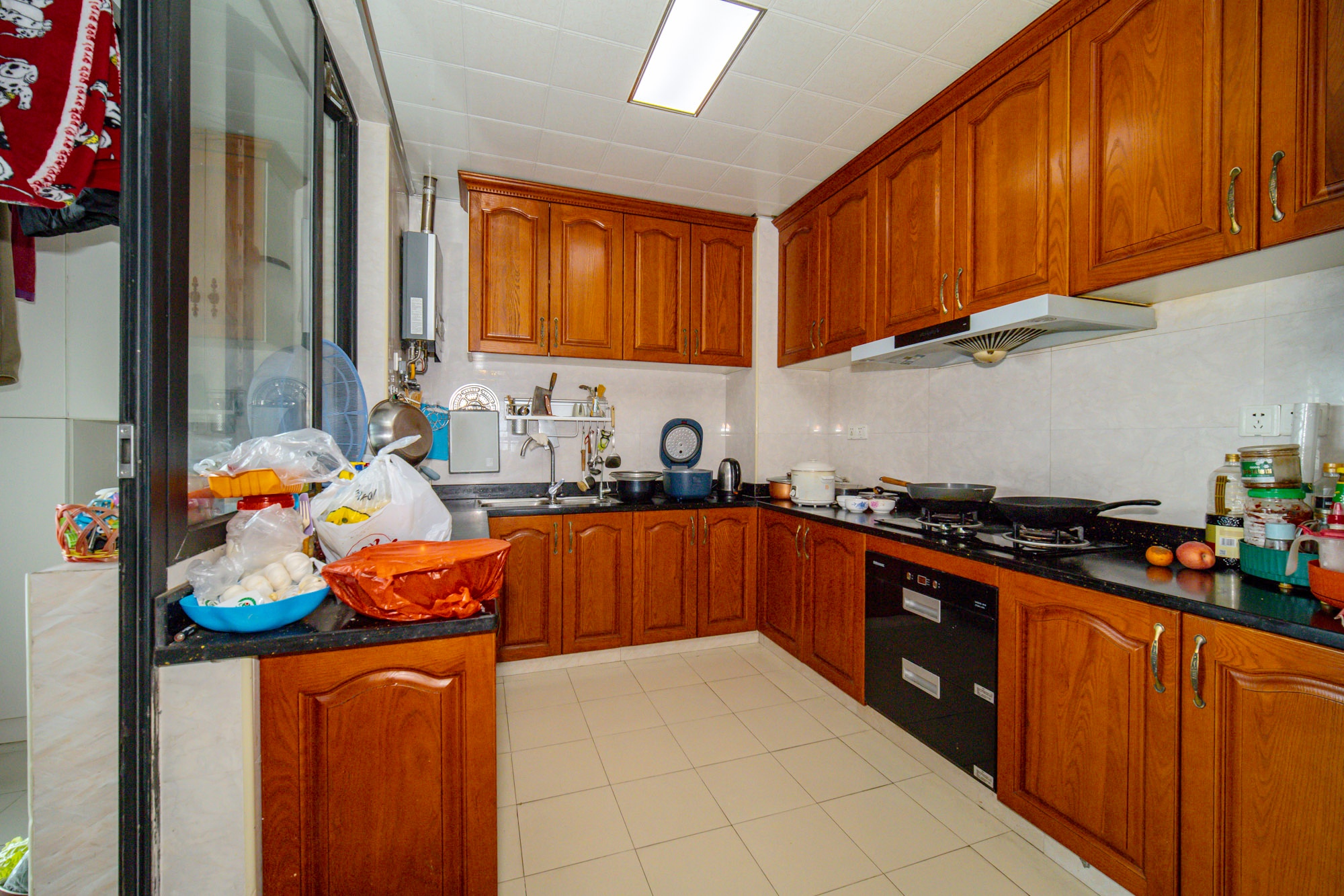 松雅湖金岸 4室2厅2卫 110.0万 松雅湖金岸 4室2厅2卫 110.0万厨房