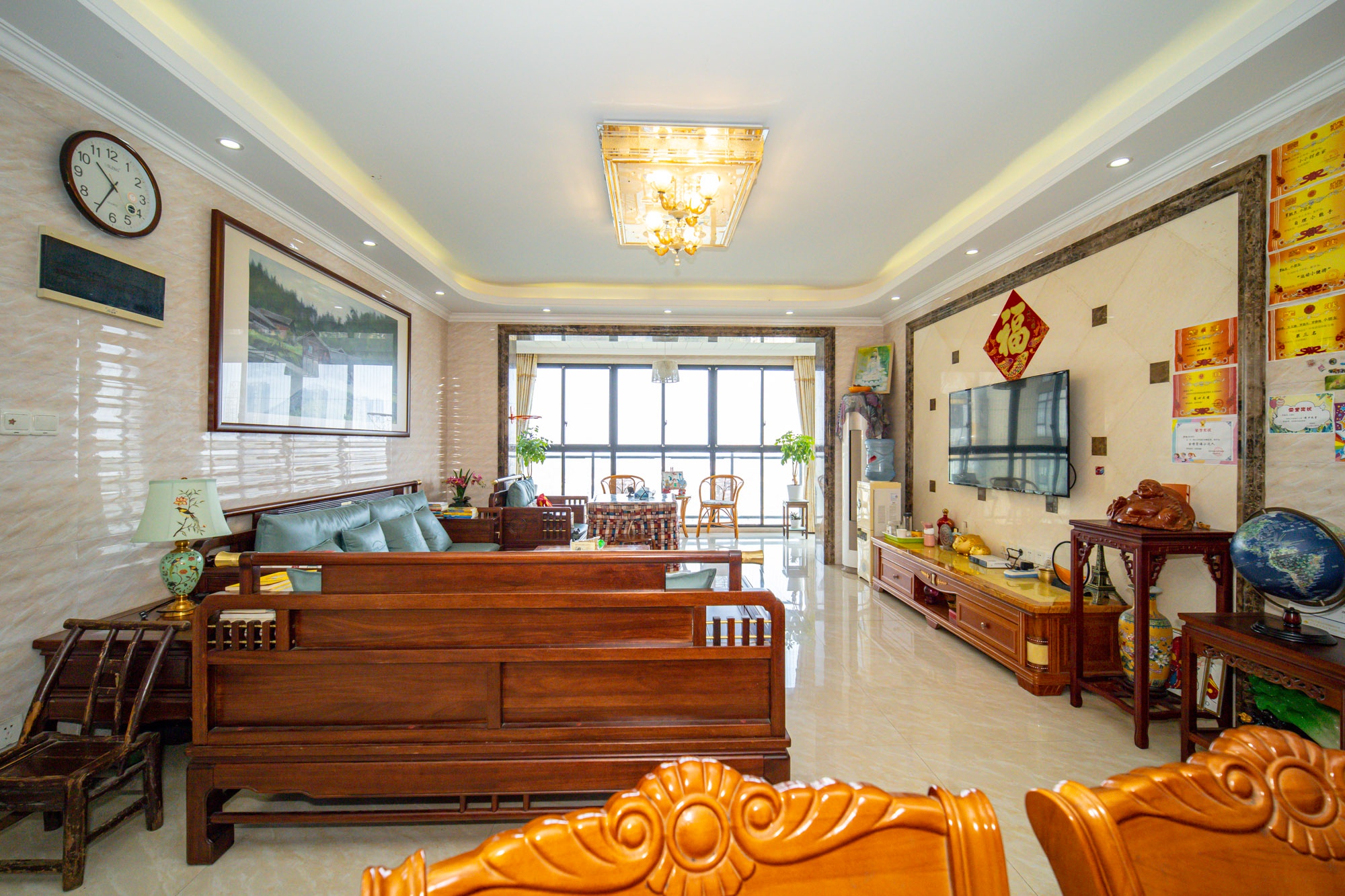 松雅湖金岸 4室2厅2卫 110.0万 松雅湖金岸 4室2厅2卫 110.0万客厅