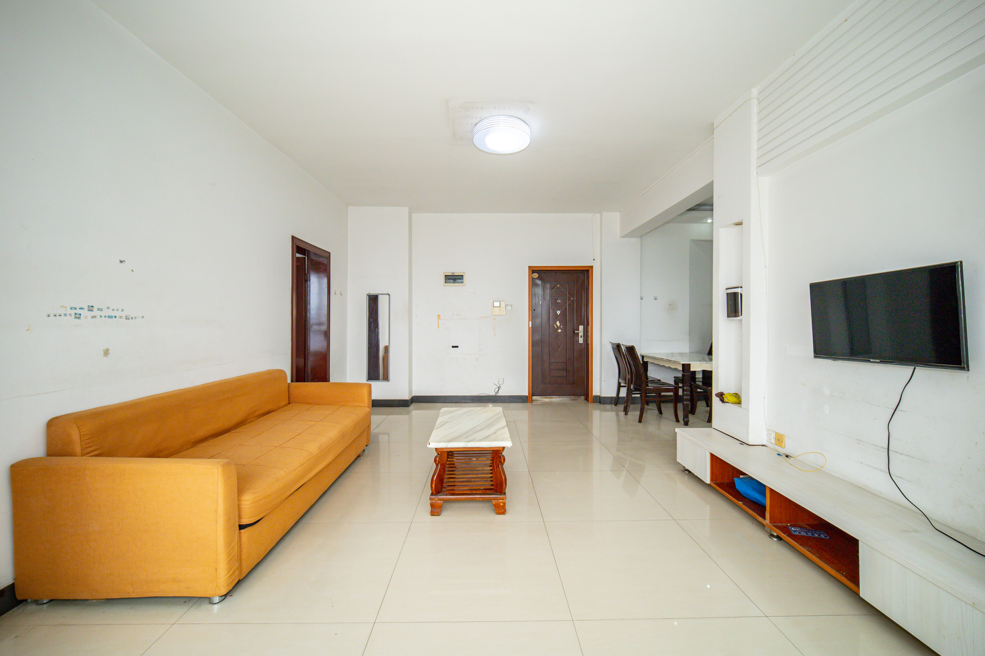 楚天馨苑 2室2厅1卫 45.8万 楚天馨苑 2室2厅1卫 45.8万客厅