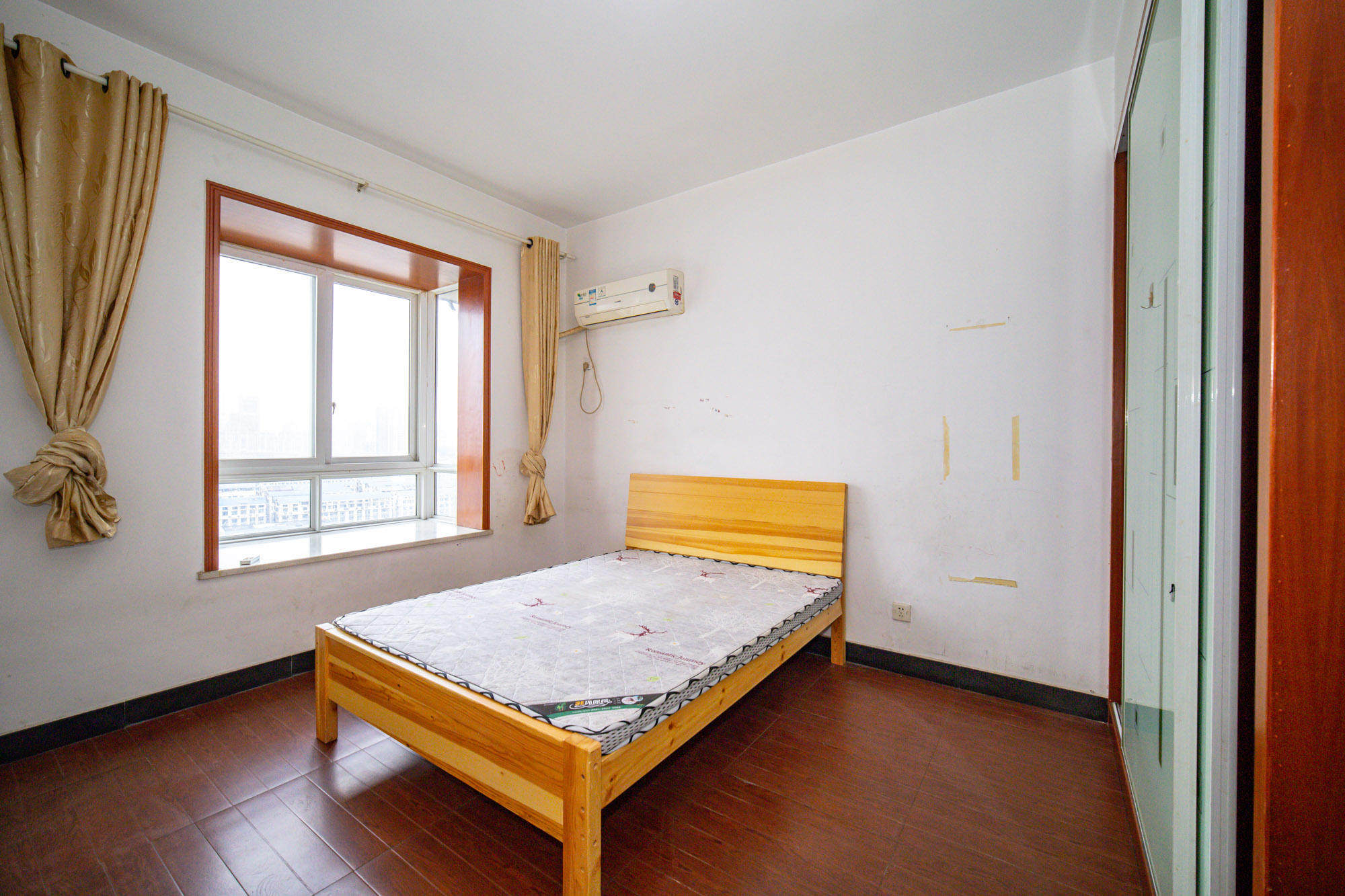 楚天馨苑 2室2厅1卫 45.8万 楚天馨苑 2室2厅1卫 45.8万卧室