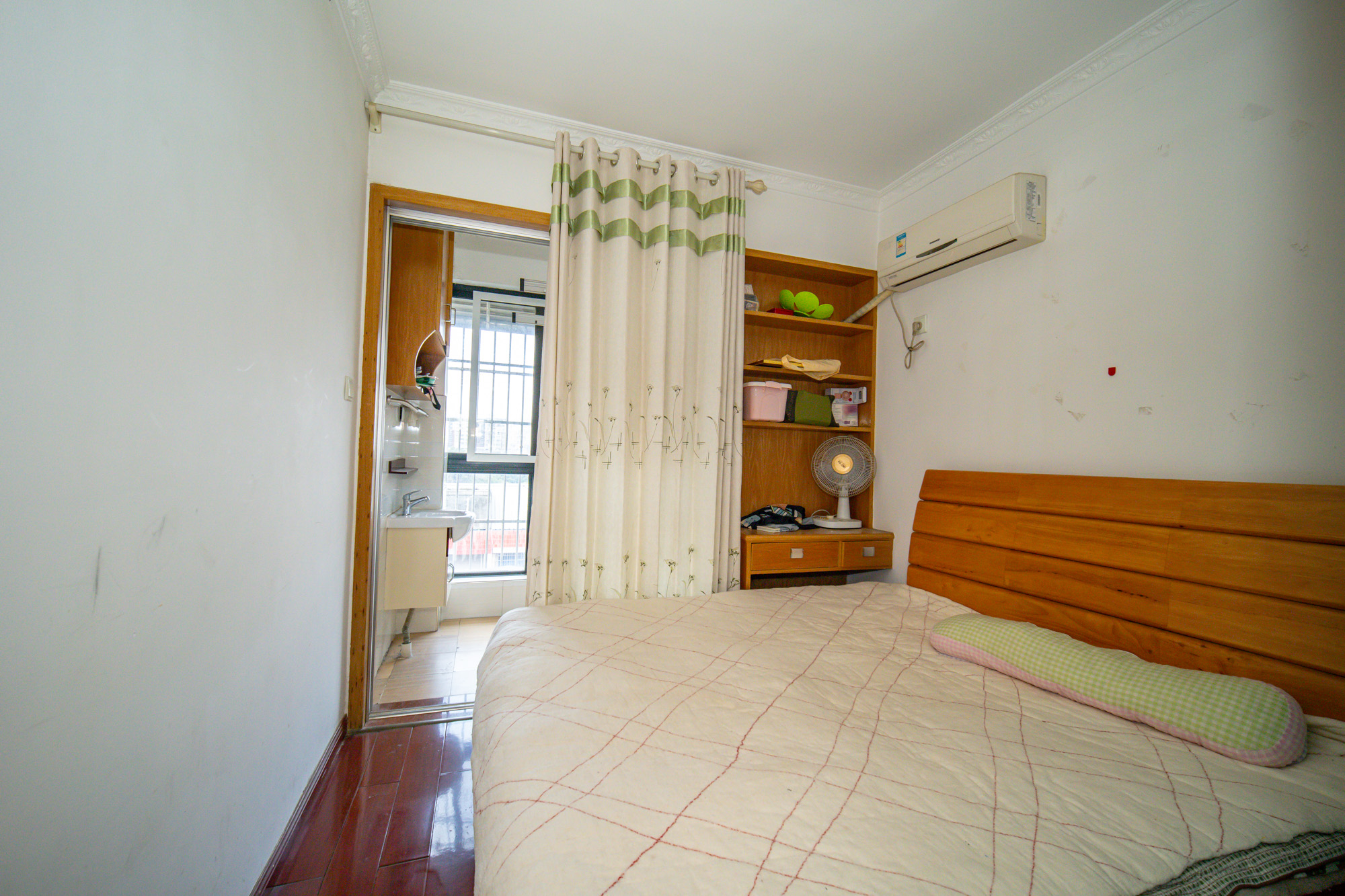 星沙派  3室2厅2卫    55.0万 星沙派  3室2厅2卫    55.0万卧室