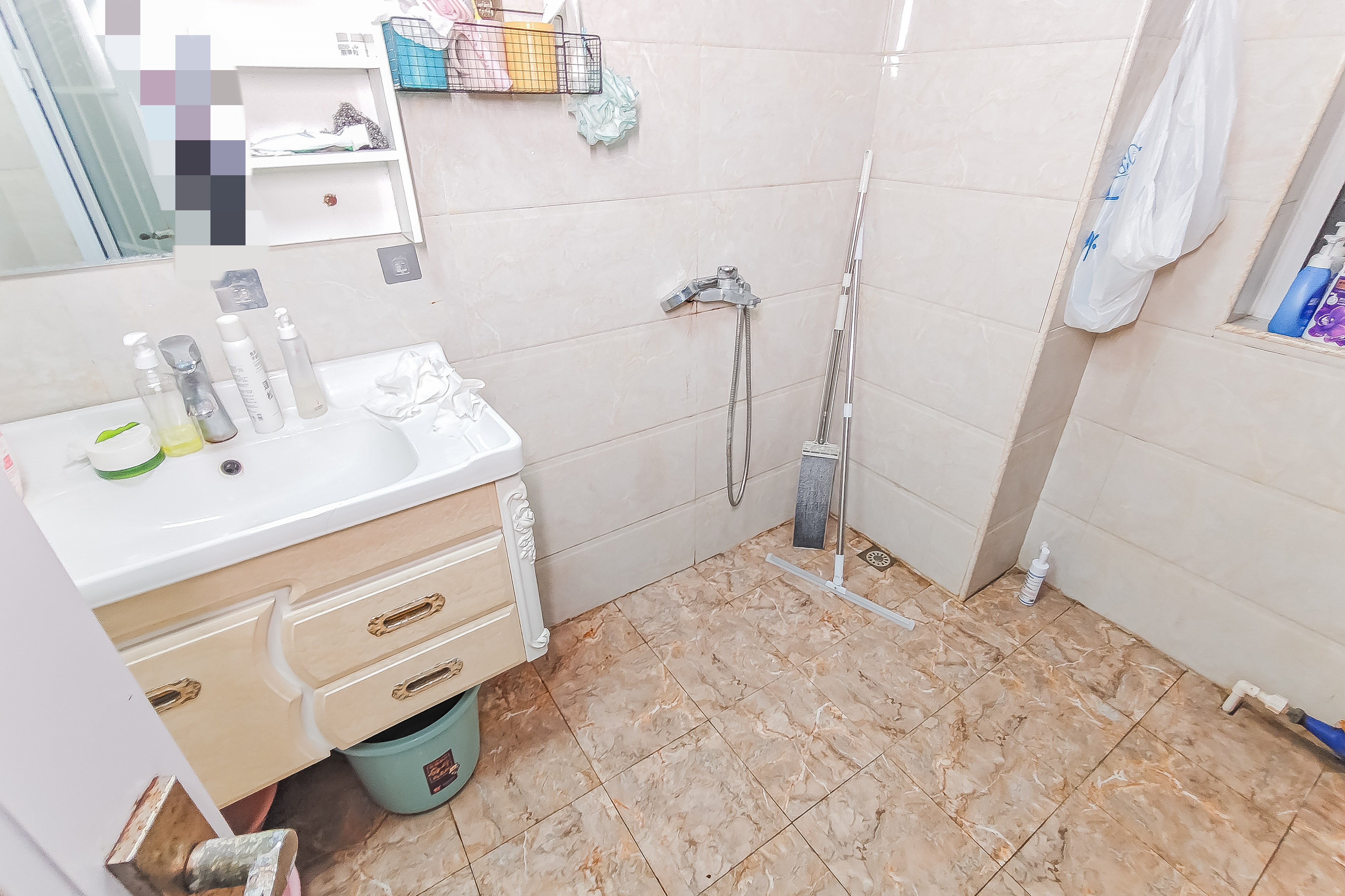 华顺大厦(芙蓉中路)  3室2厅1卫    69.6万 华顺大厦(芙蓉中路)  3室2厅1卫    69.6万其他