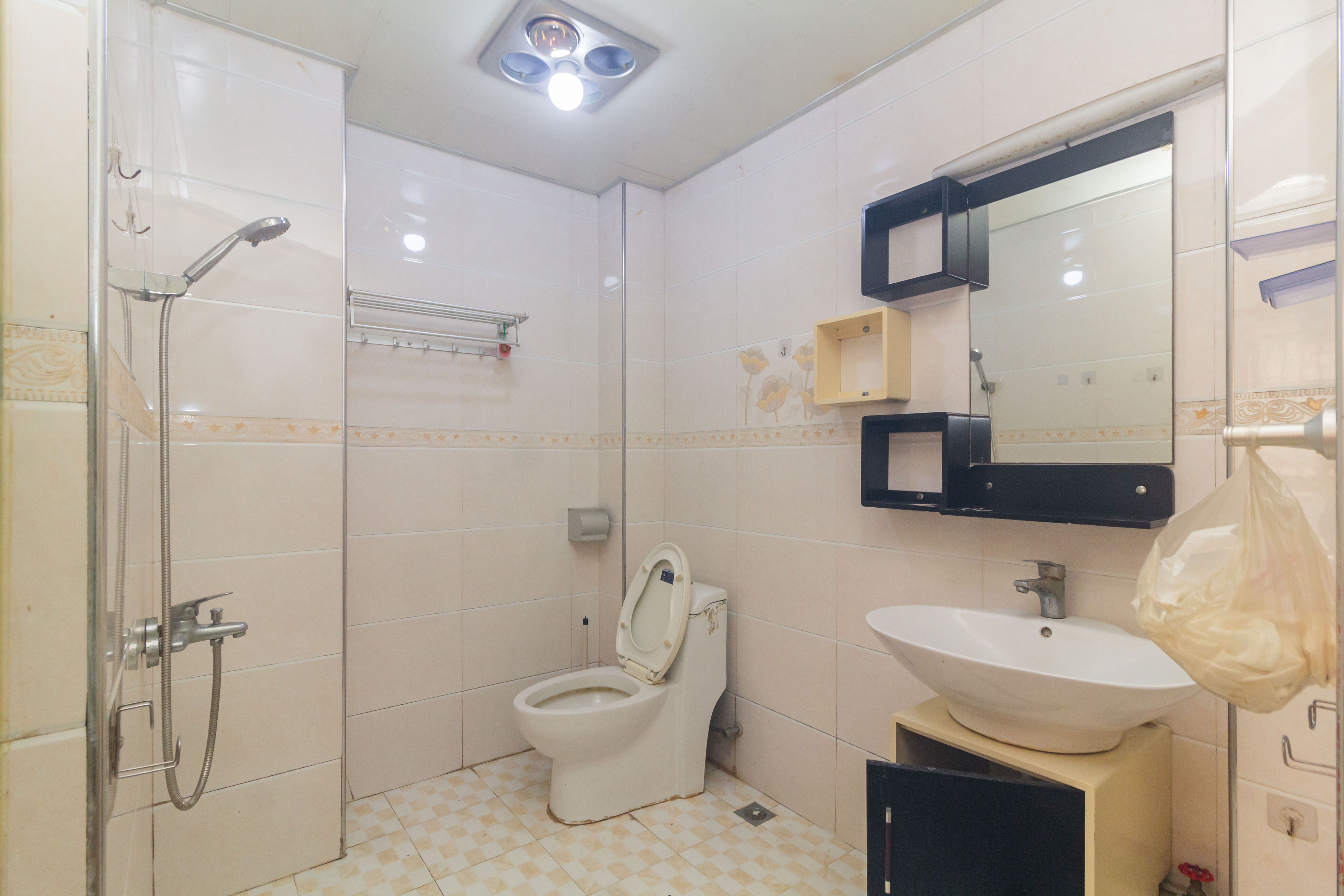 东业苹果社区 3室2厅2卫 52.8万 东业苹果社区 3室2厅2卫 52.8万卫生间