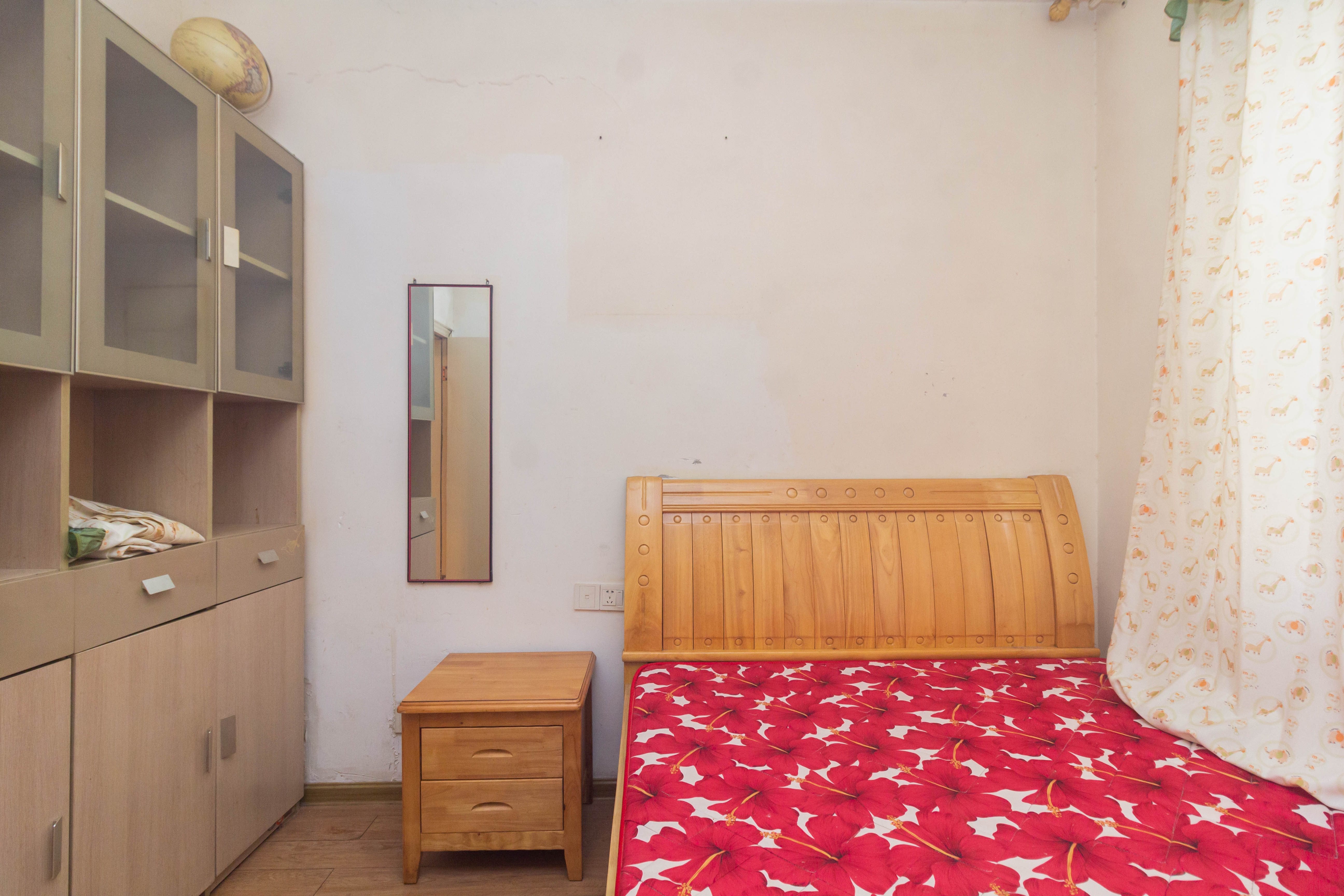 东业苹果社区 3室2厅2卫 52.8万 东业苹果社区 3室2厅2卫 52.8万卧室