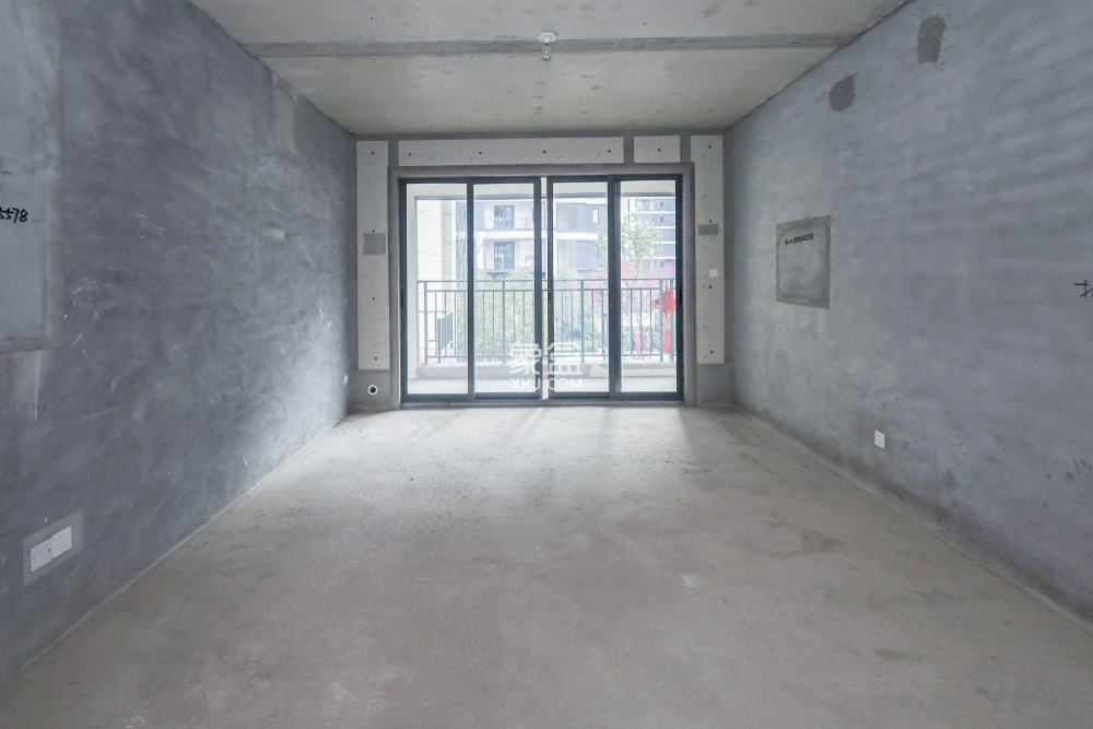 轨道中建麓江府  4室2厅2卫   192.00万