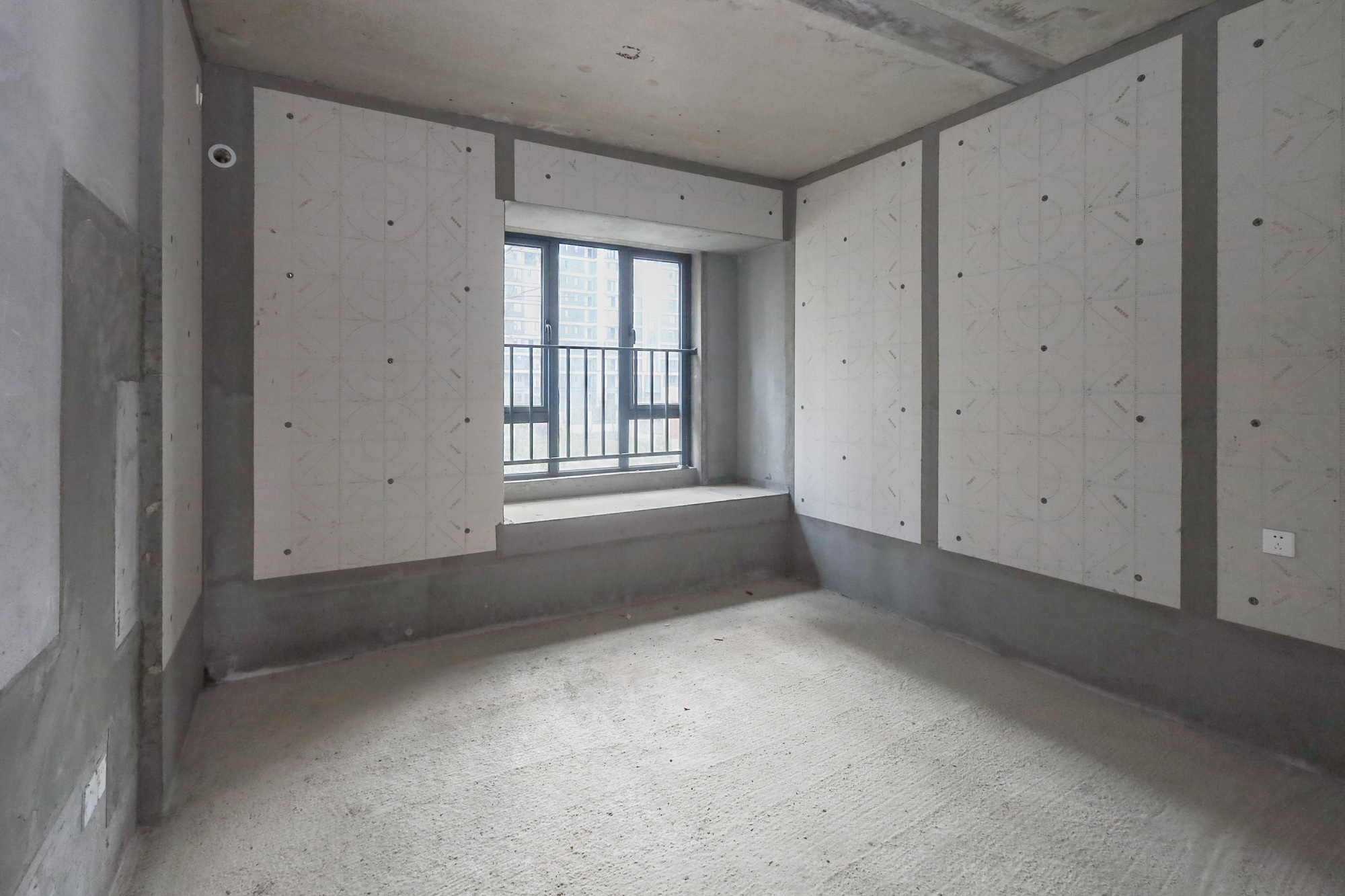 轨道中建麓江府  4室2厅2卫   192.00万卧室