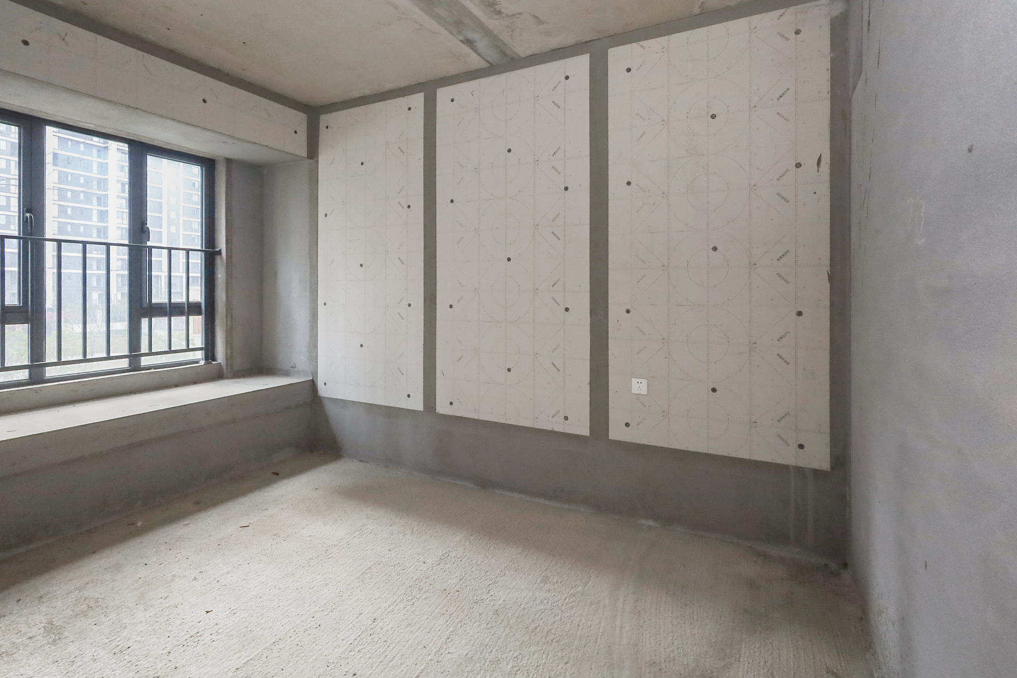 轨道中建麓江府  4室2厅2卫   192.00万卧室