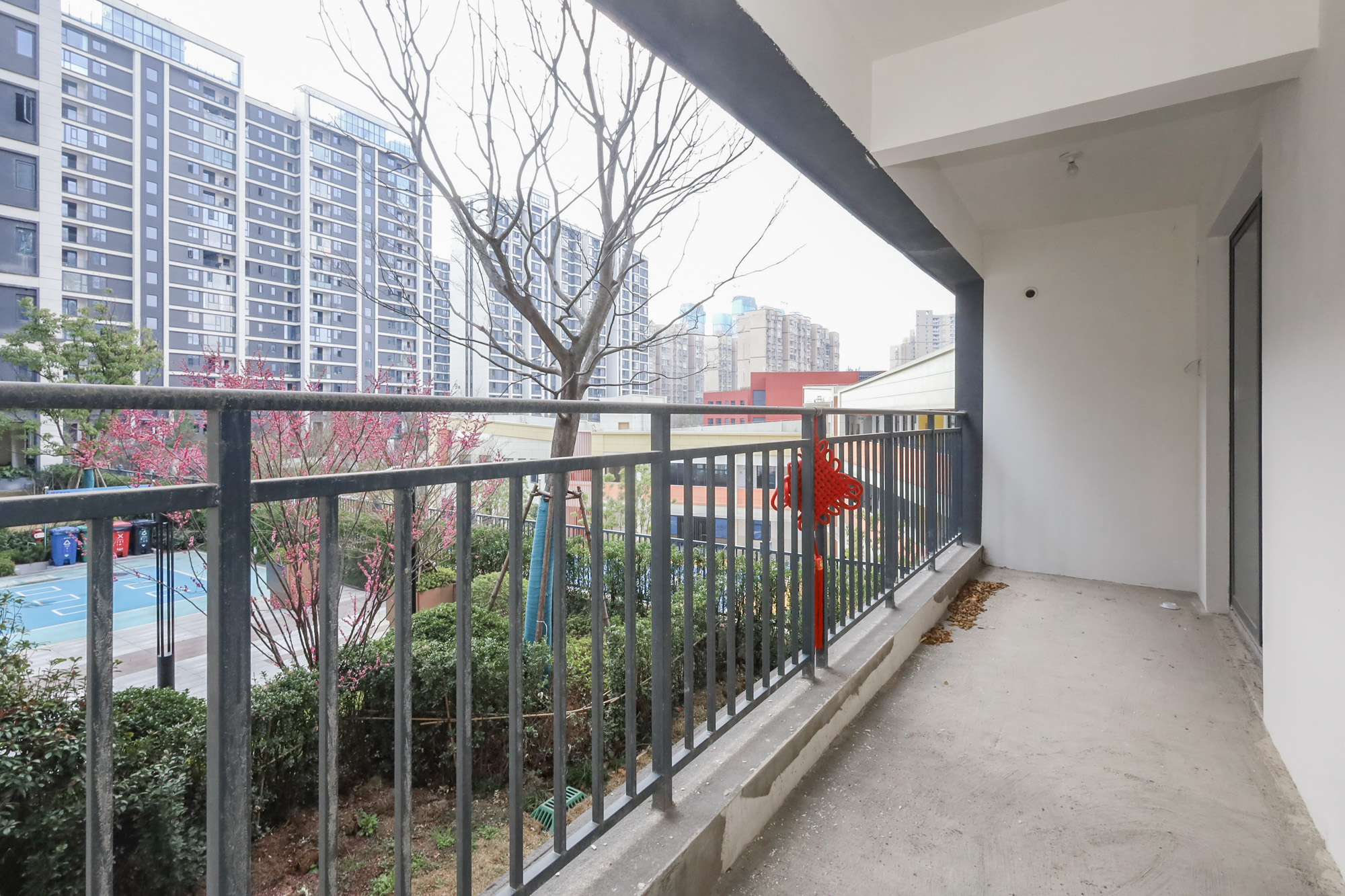 轨道中建麓江府  4室2厅2卫   192.00万阳台