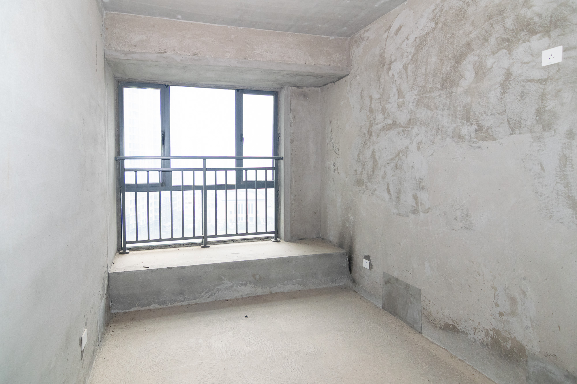 中粮自然天城  4室2厅2卫    86.0万卧室