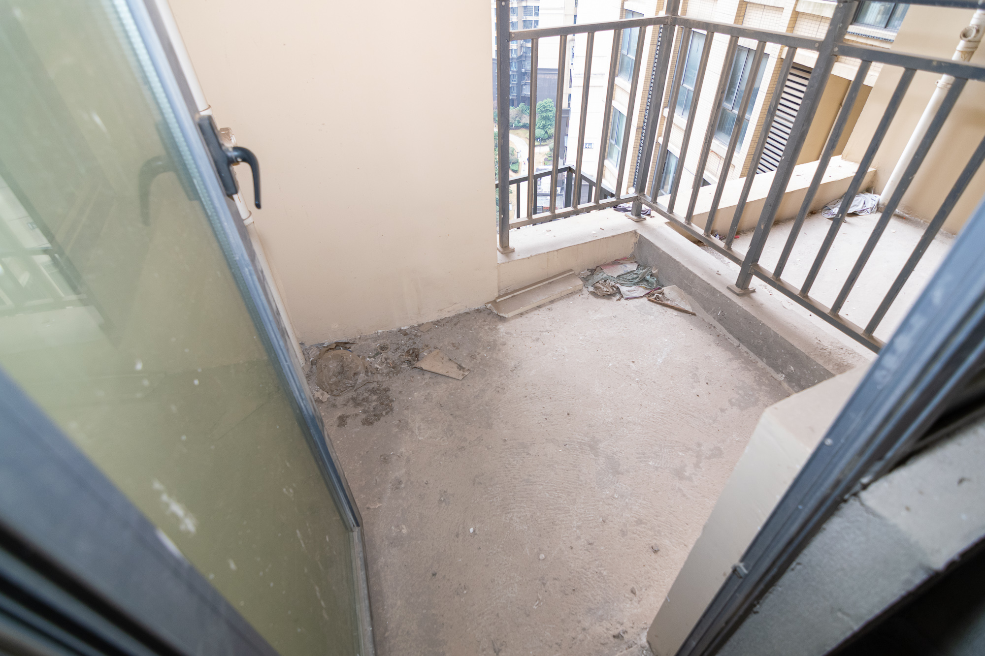 中粮自然天城  4室2厅2卫    86.0万阳台