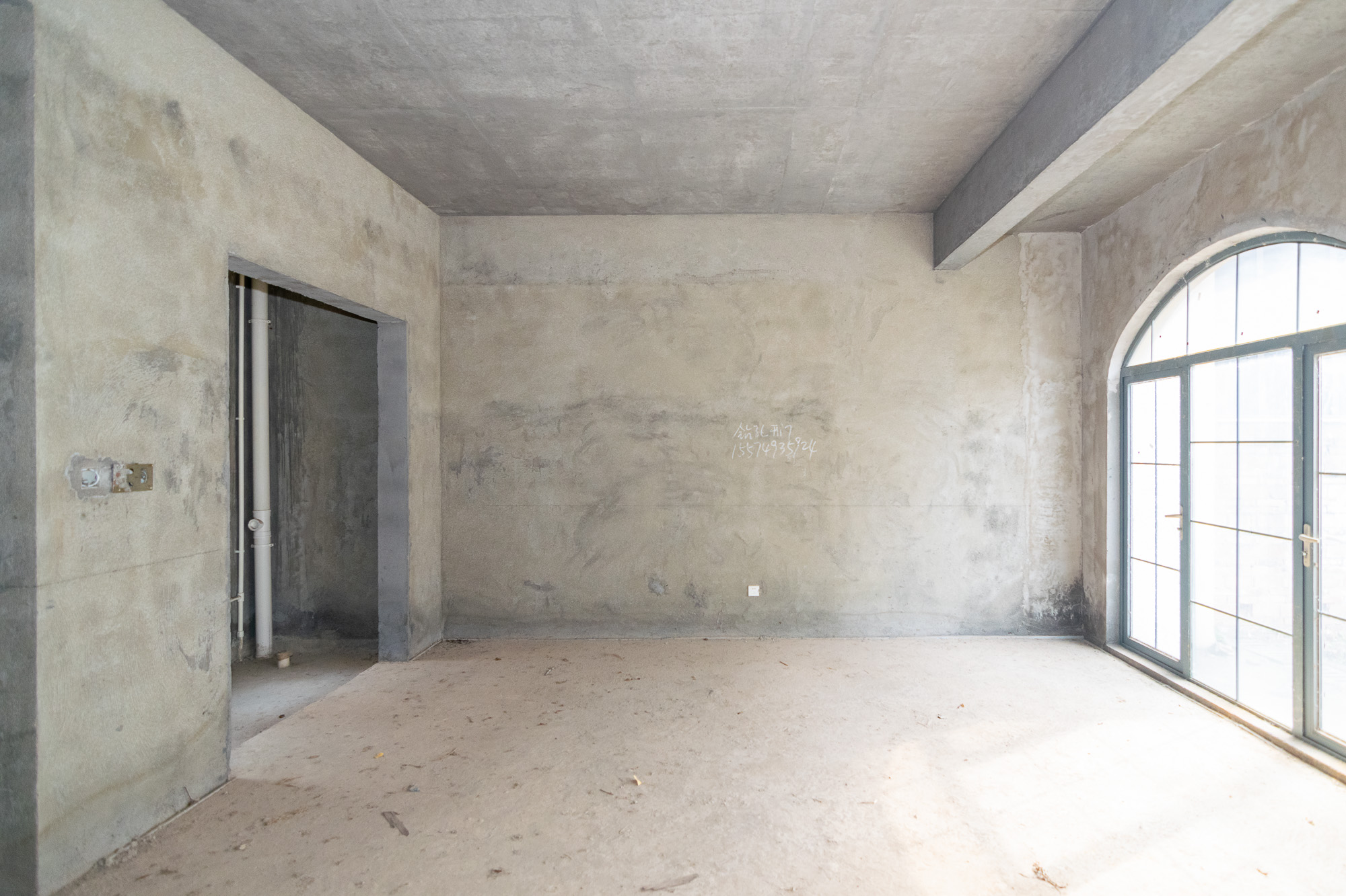 中粮北纬28°别墅 5室2厅4卫 380.0万 中粮北纬28°别墅 5室2厅4卫 380.0万客厅