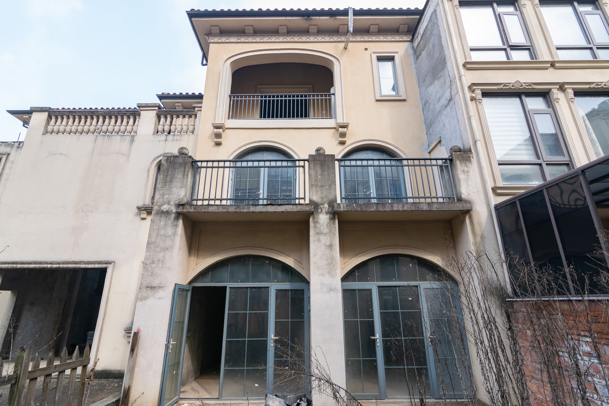 中粮北纬28°别墅 5室2厅4卫 380.0万 中粮北纬28°别墅 5室2厅4卫 380.0万其他