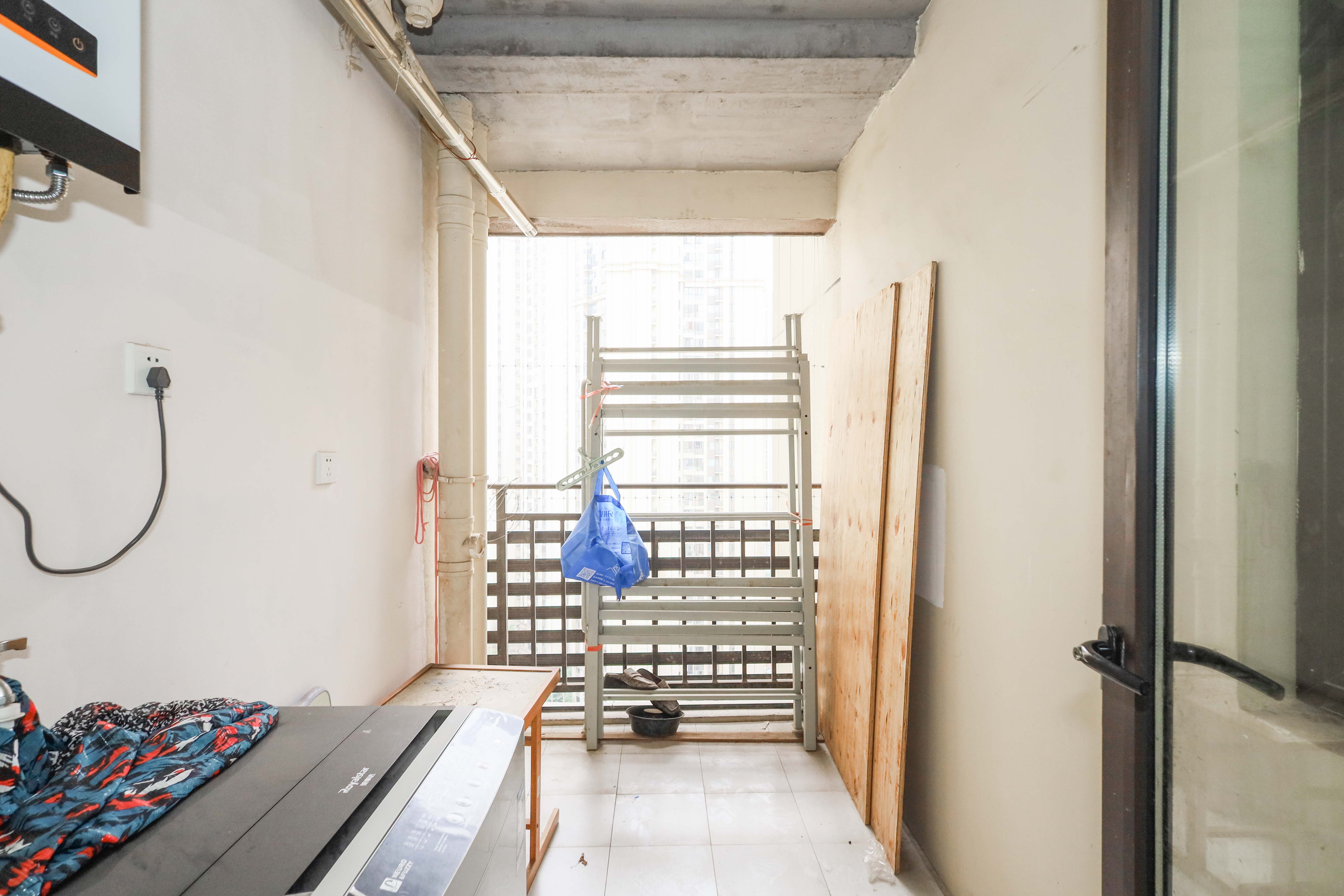 和泓梅溪四季  3室2厅2卫    128.0万 和泓梅溪四季  3室2厅2卫    128.0万厨房