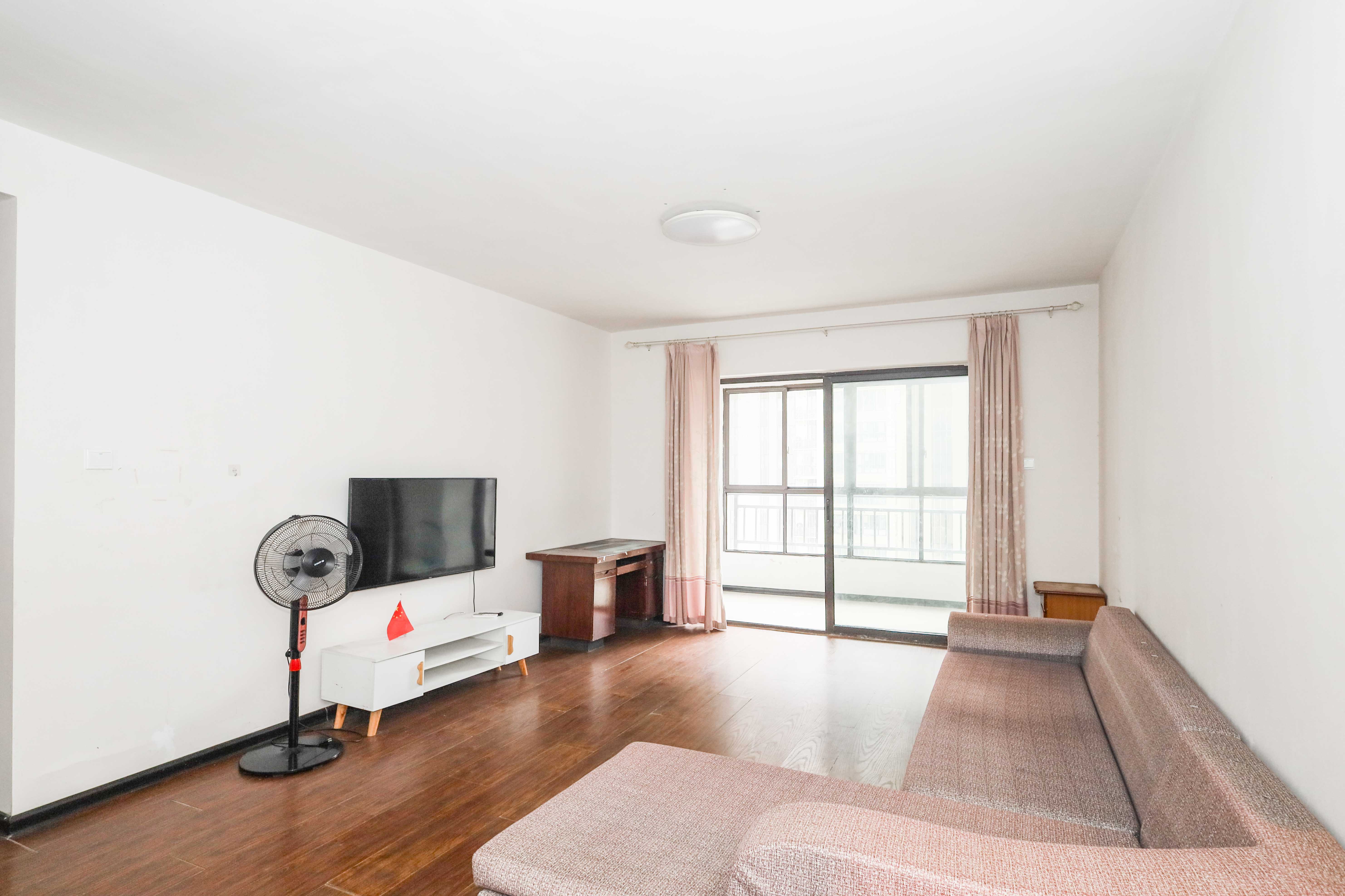 和泓梅溪四季  3室2厅2卫    128.0万 和泓梅溪四季  3室2厅2卫    128.0万客厅