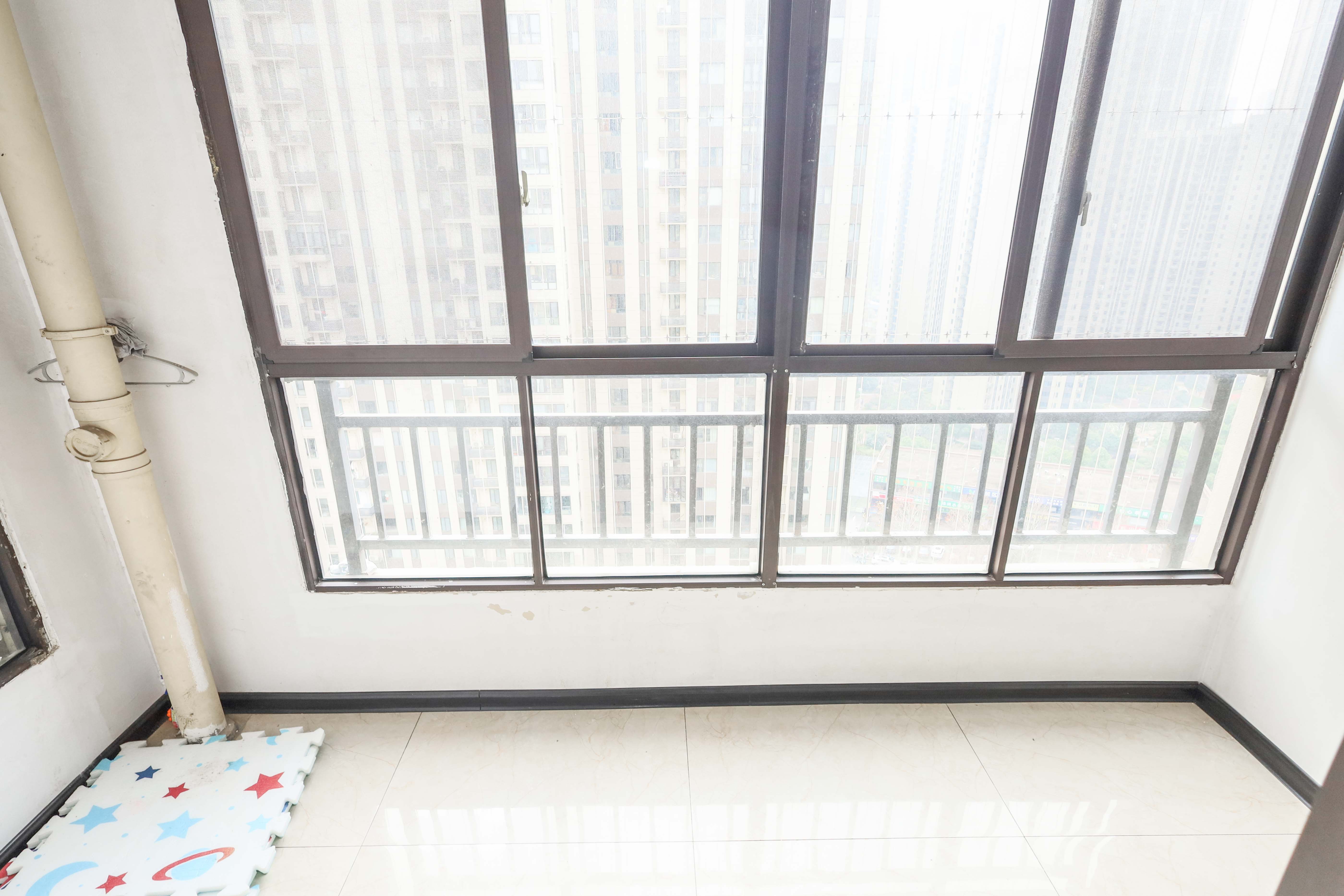 和泓梅溪四季  3室2厅2卫    128.0万 和泓梅溪四季  3室2厅2卫    128.0万阳台