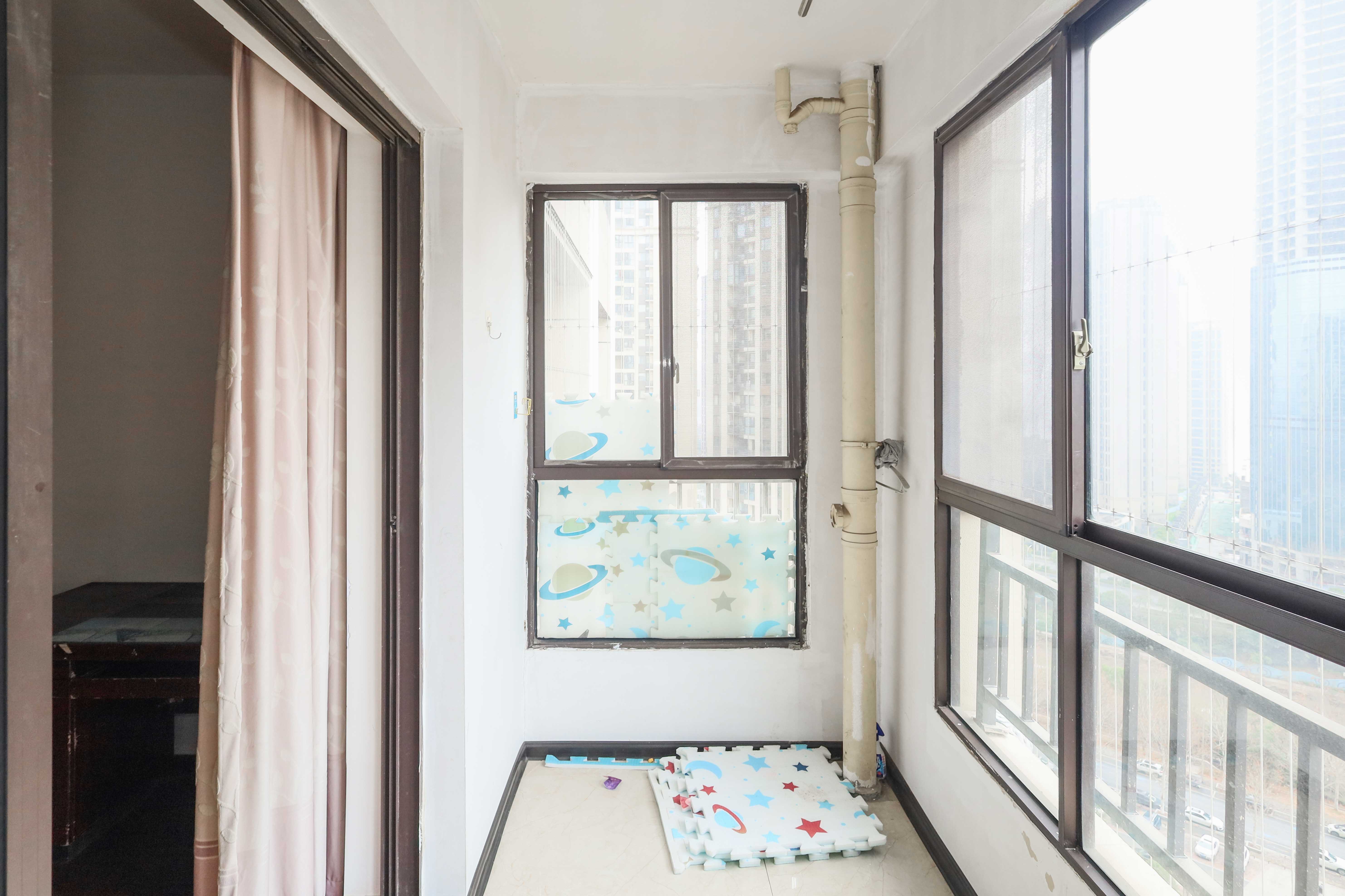 和泓梅溪四季  3室2厅2卫    128.0万 和泓梅溪四季  3室2厅2卫    128.0万阳台