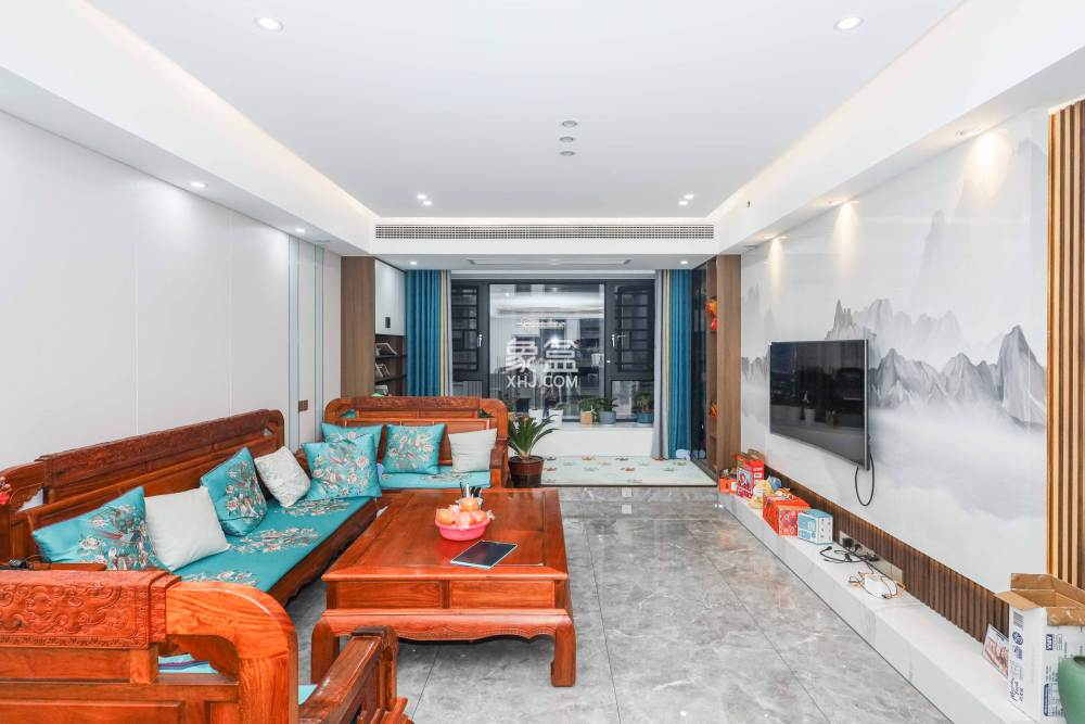 建发央著  3室2厅2卫    196.0万
