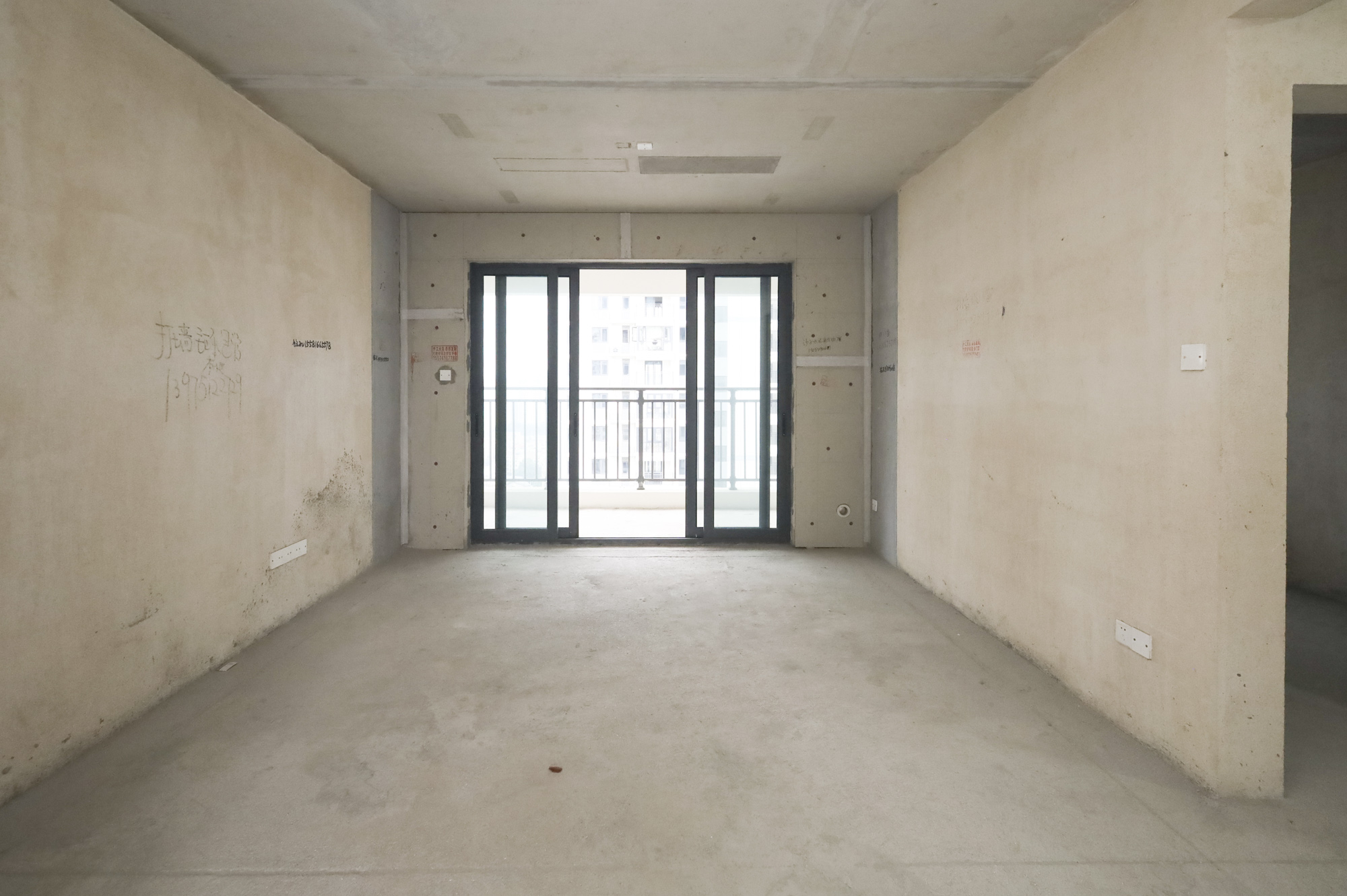 长沙北中心保利时代A区 4室2厅2卫 100.0万 长沙北中心保利时代A区 4室2厅2卫 100.0万客厅