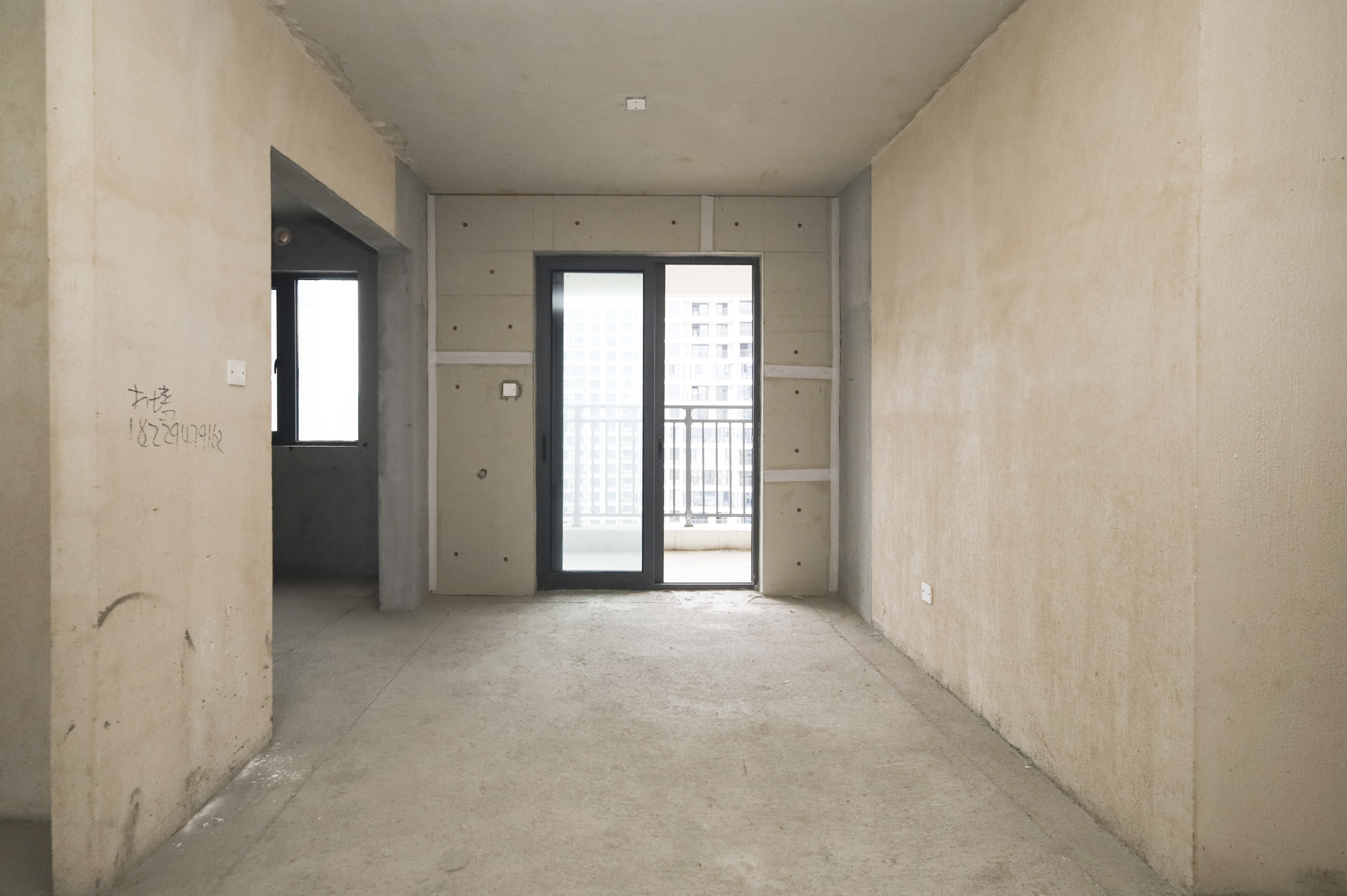 长沙北中心保利时代A区 4室2厅2卫 100.0万 长沙北中心保利时代A区 4室2厅2卫 100.0万客厅