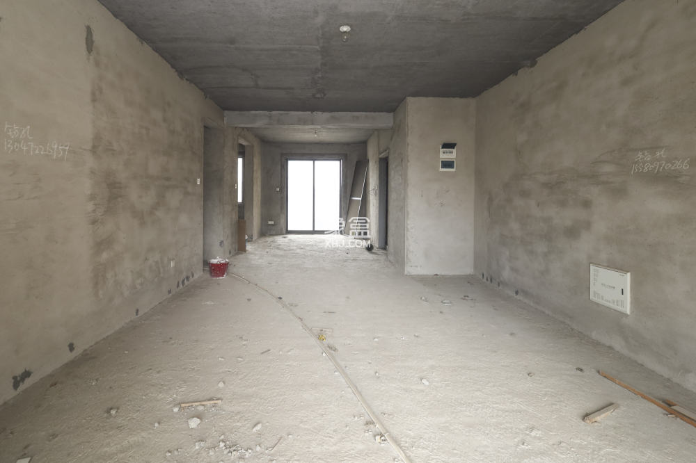 湘诚德峰小区C区  4室2厅2卫    120.0万