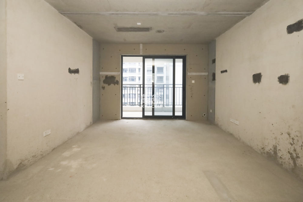 长沙北中心保利时代B区  4室2厅2卫    172.0万