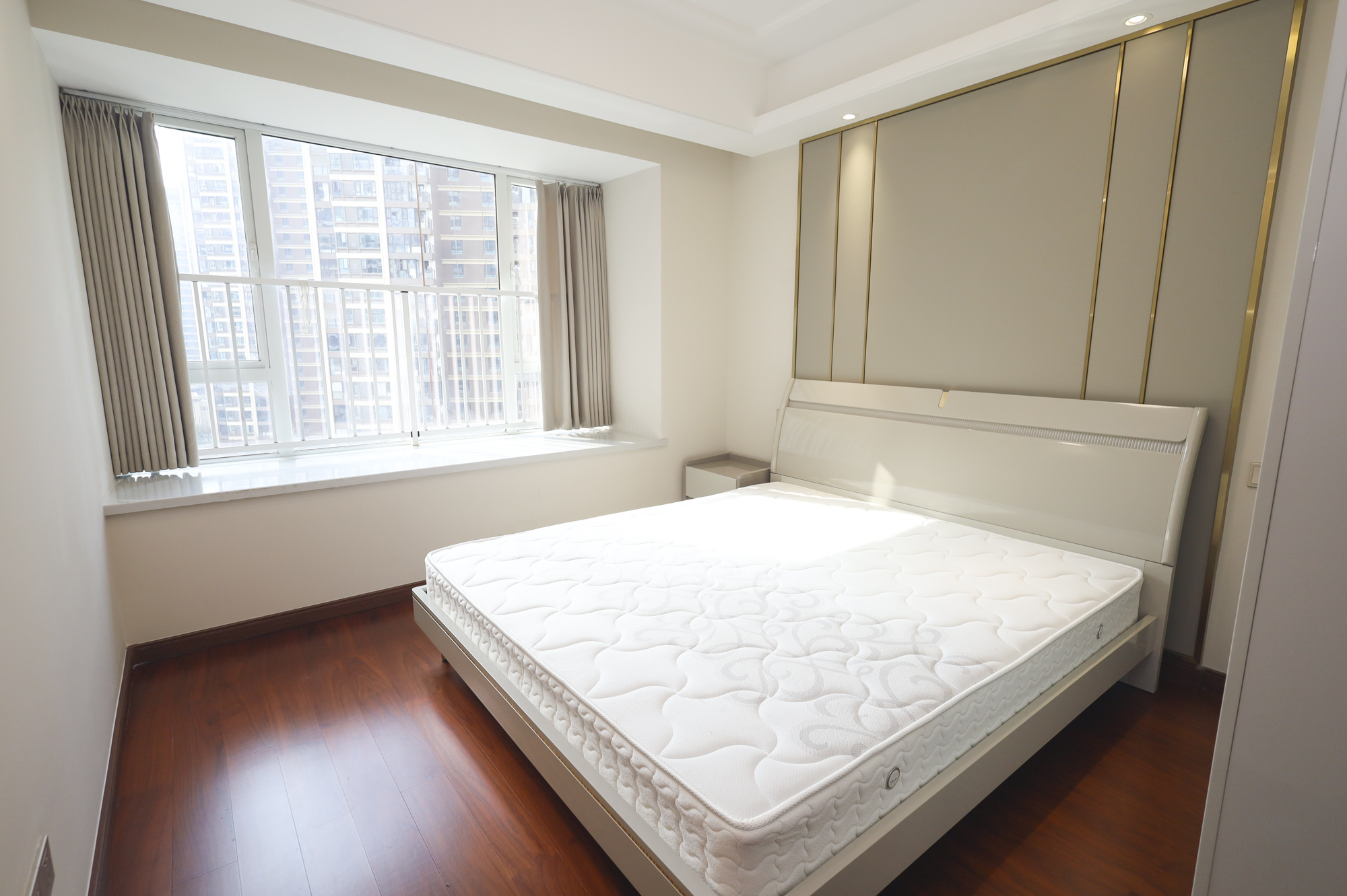 中欣楚天御府E区  4室2厅2卫    149.0万 中欣楚天御府E区  4室2厅2卫    149.0万卧室