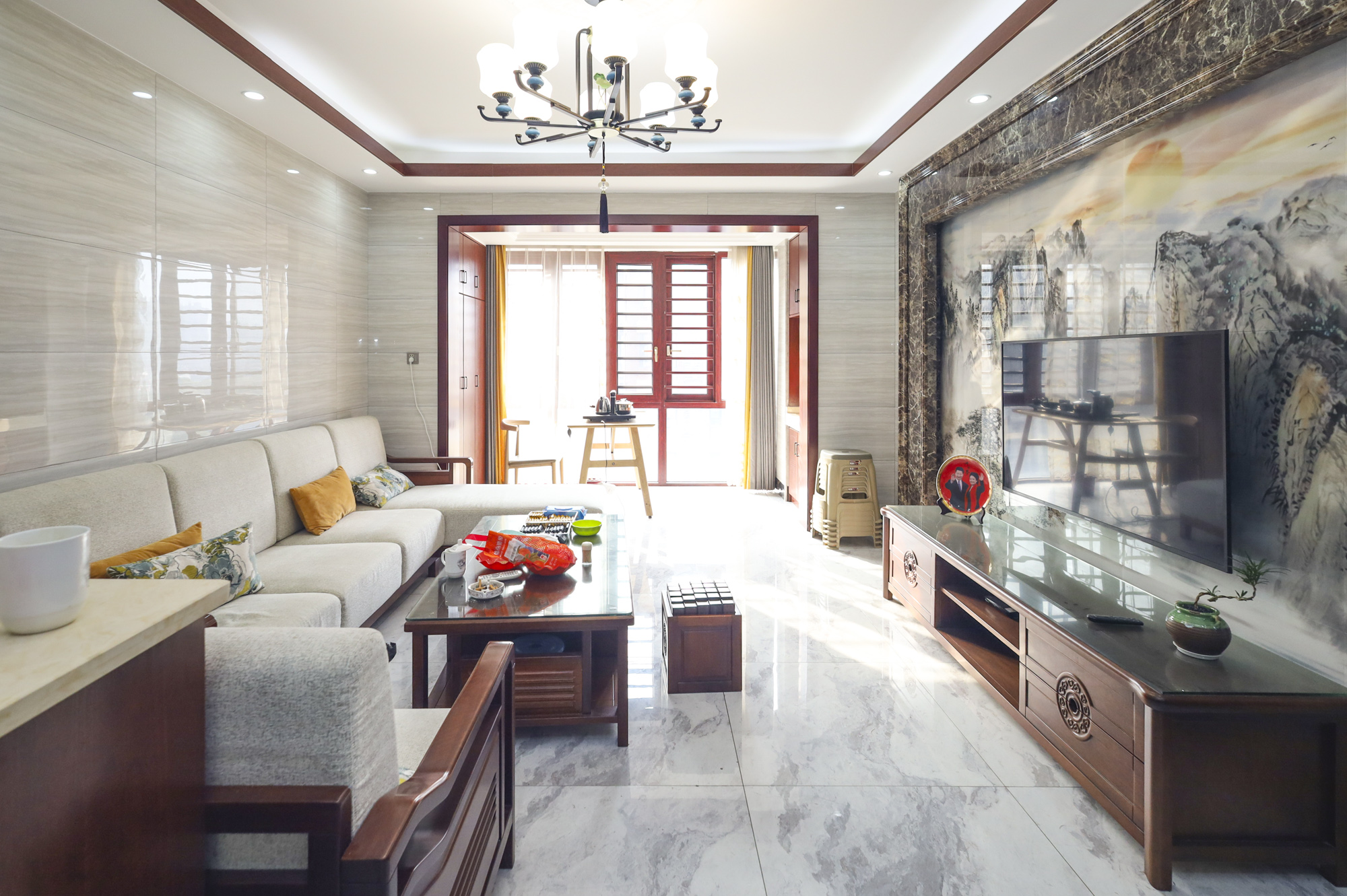 顺天御岭 4室1厅2卫 130.0万 顺天御岭 4室1厅2卫 130.0万客厅