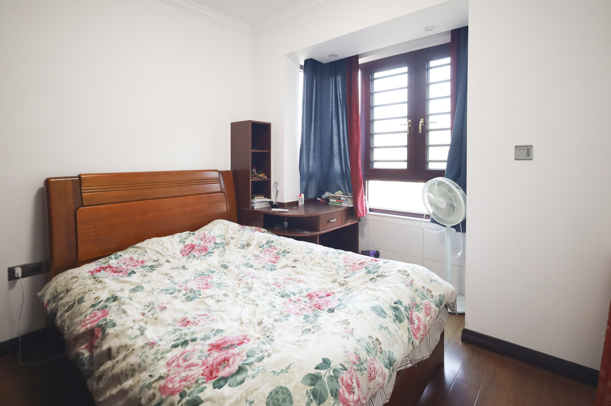 顺天御岭 4室1厅2卫 130.0万 顺天御岭 4室1厅2卫 130.0万卧室