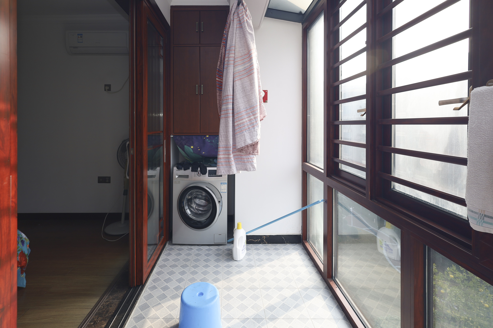 顺天御岭 4室1厅2卫 130.0万 顺天御岭 4室1厅2卫 130.0万阳台