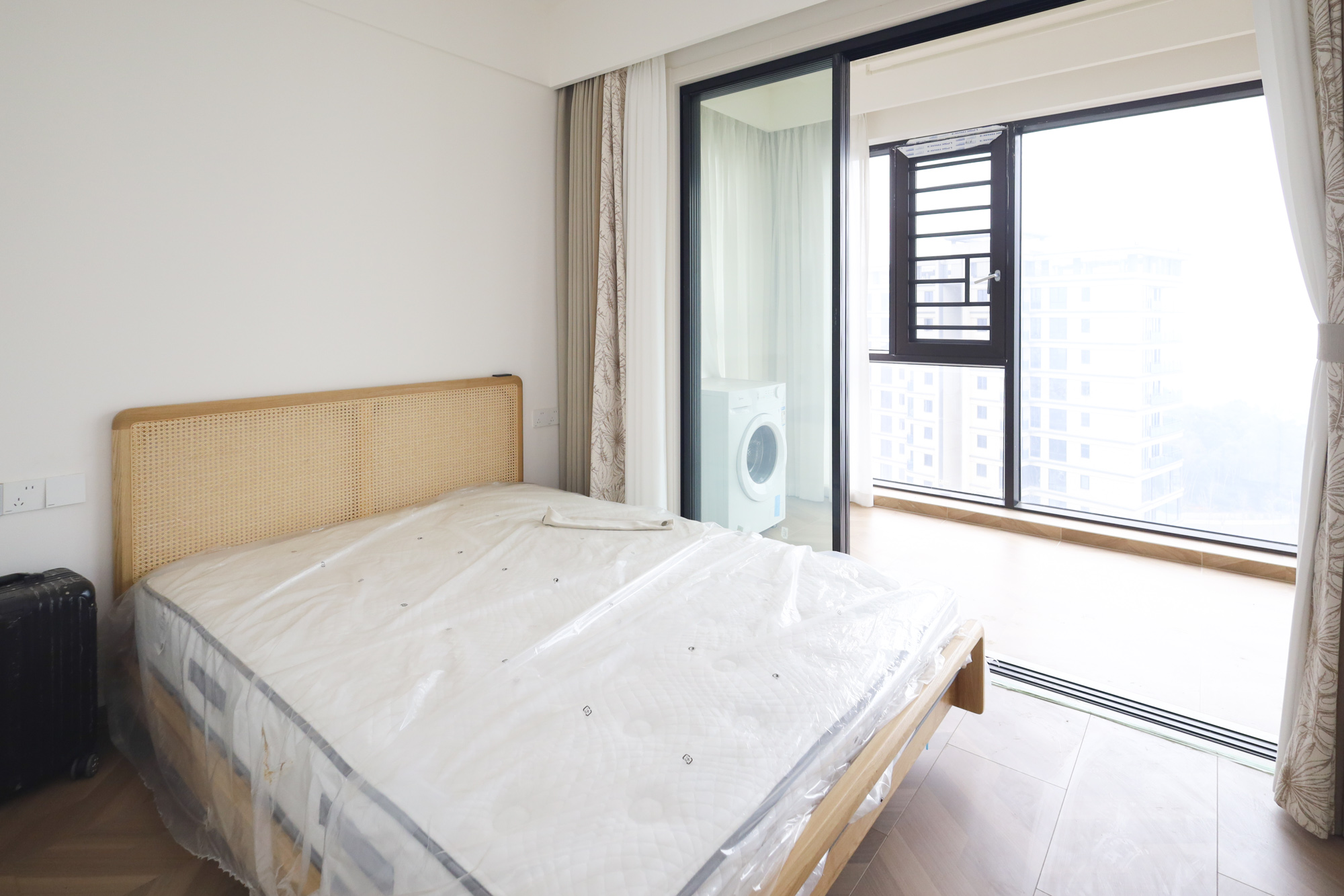 地铁中建江山玖樾  4室2厅2卫   238.00万卧室