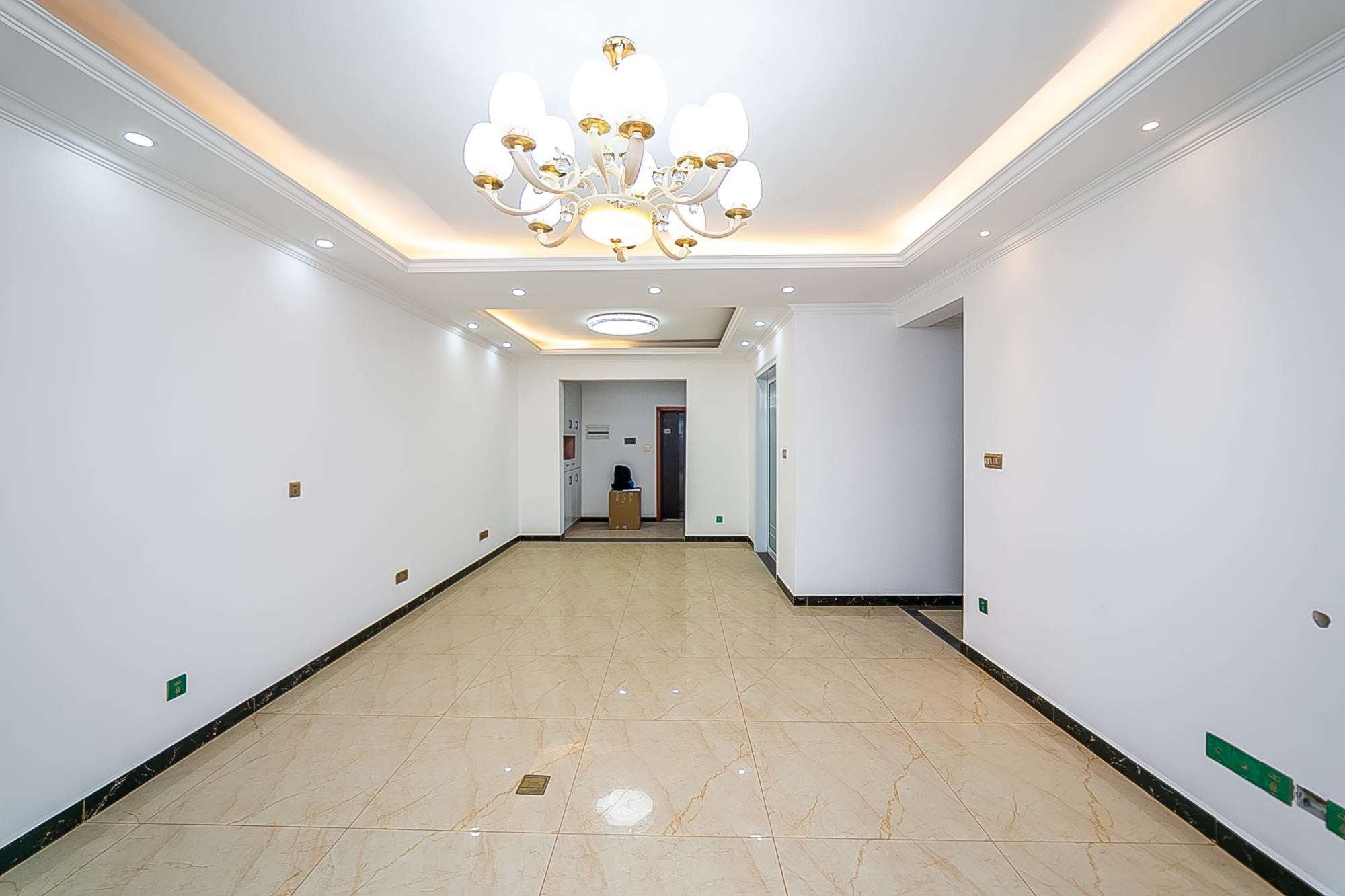 荣悦台  3室2厅2卫    158.0万 荣悦台  3室2厅2卫    158.0万