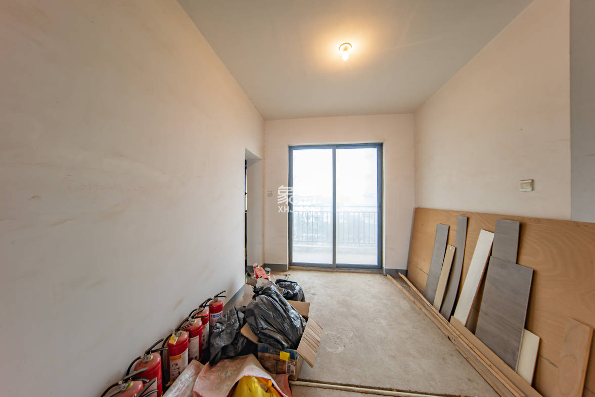 汀湘十里  3室2厅2卫    65.0万 汀湘十里  3室2厅2卫    65.0万客厅