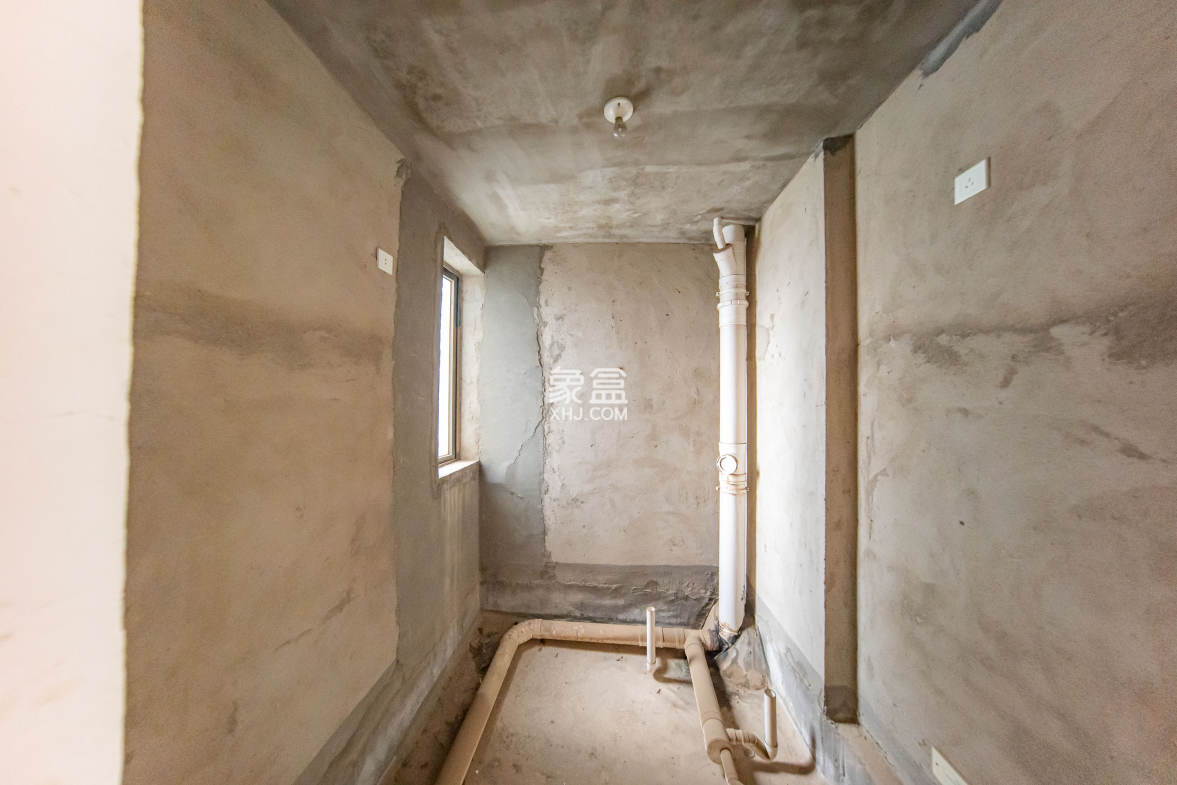 汀湘十里  3室2厅2卫    65.0万 汀湘十里  3室2厅2卫    65.0万卫生间