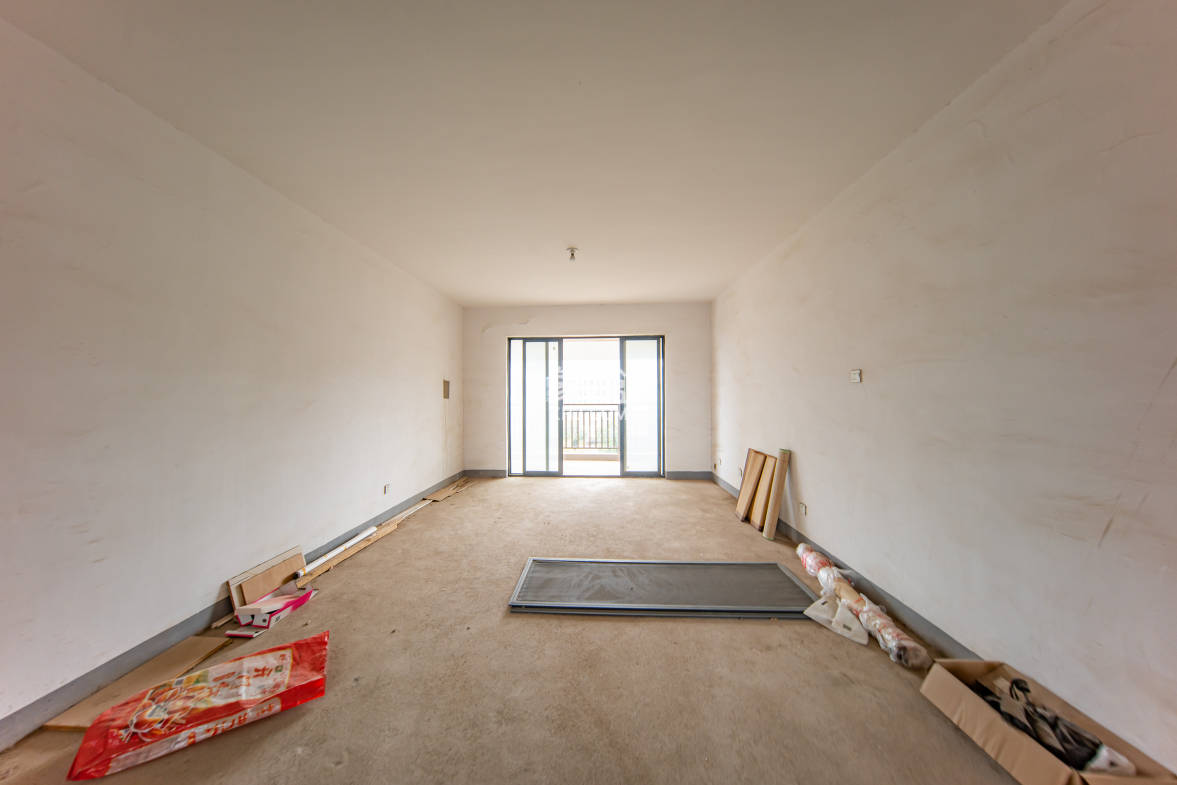 汀湘十里  3室2厅2卫    65.0万 汀湘十里  3室2厅2卫    65.0万客厅