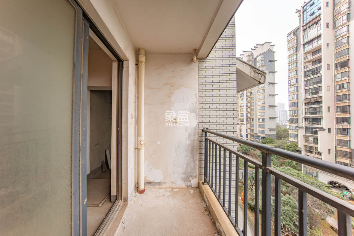 汀湘十里  3室2厅2卫    65.0万 汀湘十里  3室2厅2卫    65.0万阳台