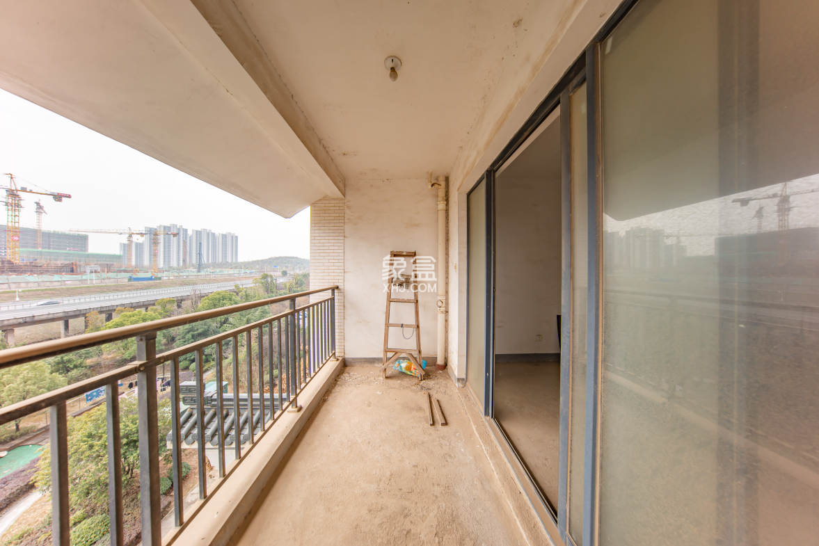 汀湘十里  3室2厅2卫    65.0万 汀湘十里  3室2厅2卫    65.0万阳台